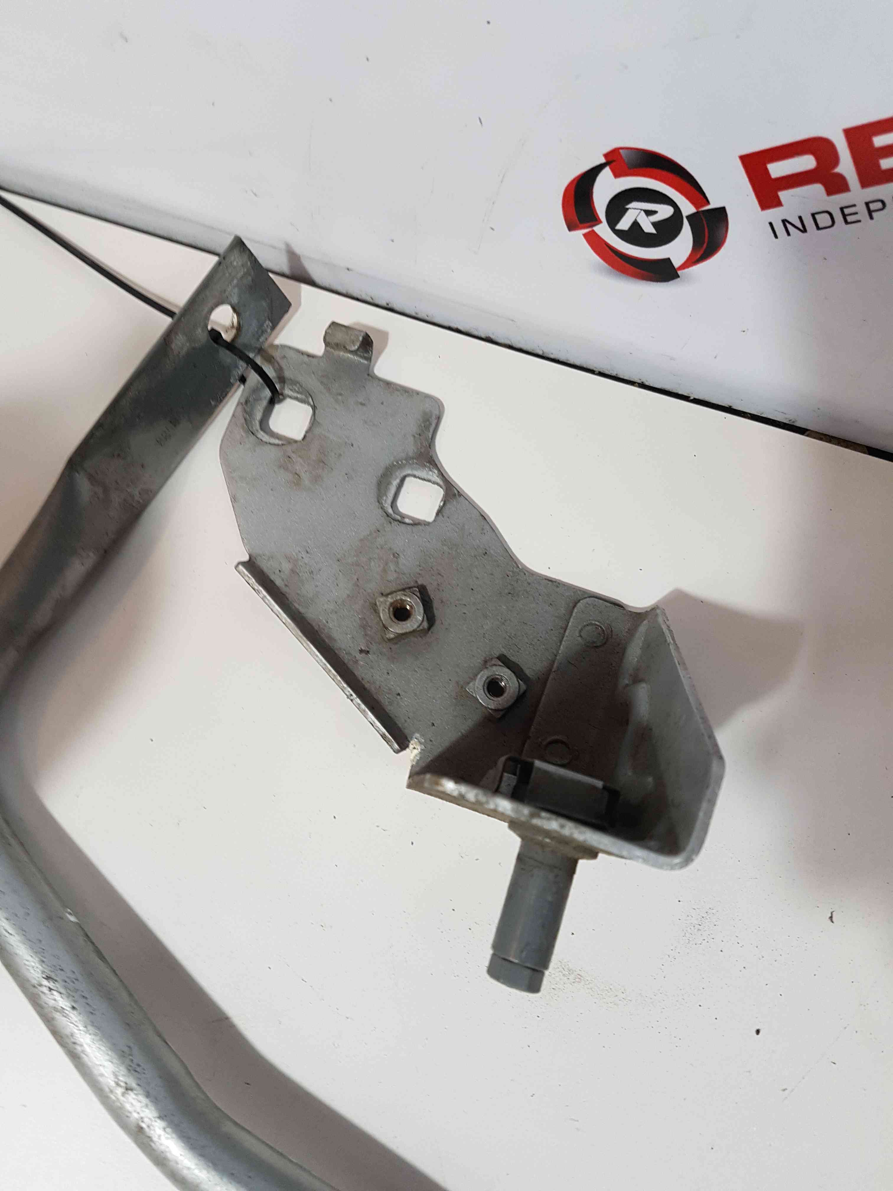 Thumb 3 Renault Clio MK4 2013-2019 Passenger NSF Front Bumper Wing Bracket X2 641819714R