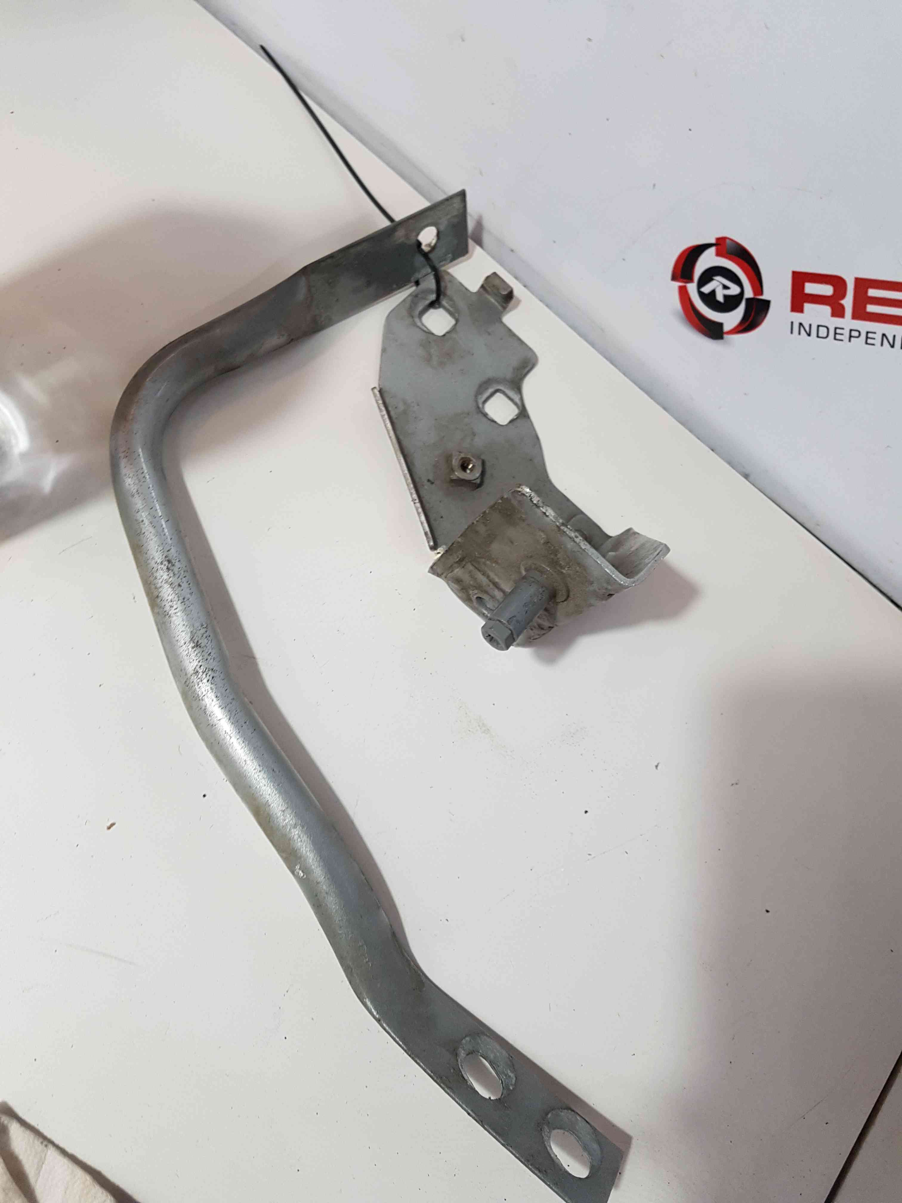 Thumb 5 Renault Clio MK4 2013-2019 Passenger NSF Front Bumper Wing Bracket X2 641819714R