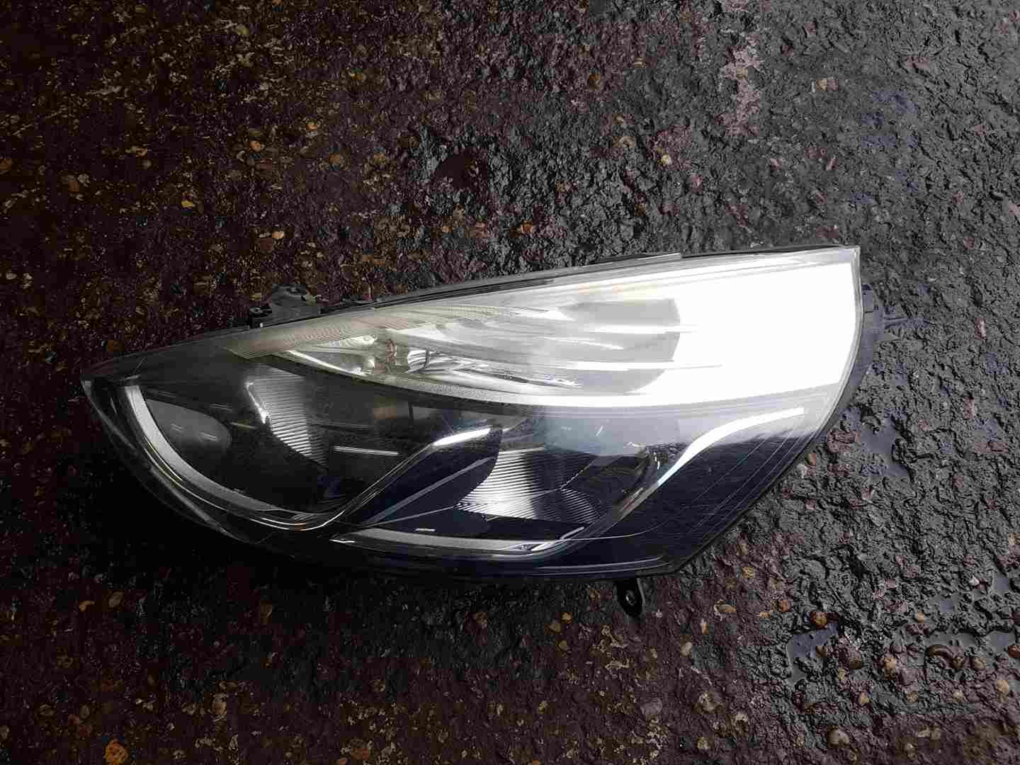 Thumb 3 Renault Clio MK4 2013-2019 Passenger NSF Front Headlight Halogen 260606688R