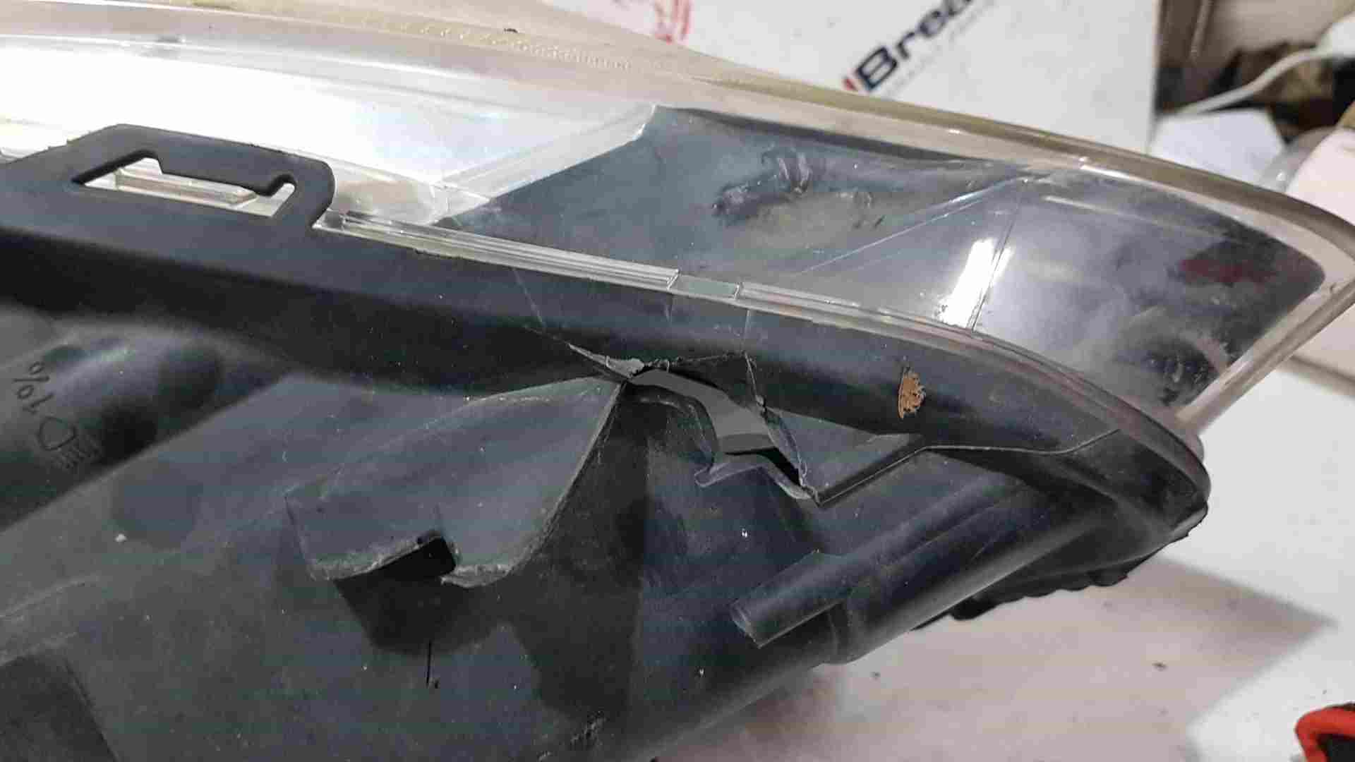 Thumb 6 Renault Clio MK4 2013-2019 Passenger NSF Front Headlight Spares 260606688R
