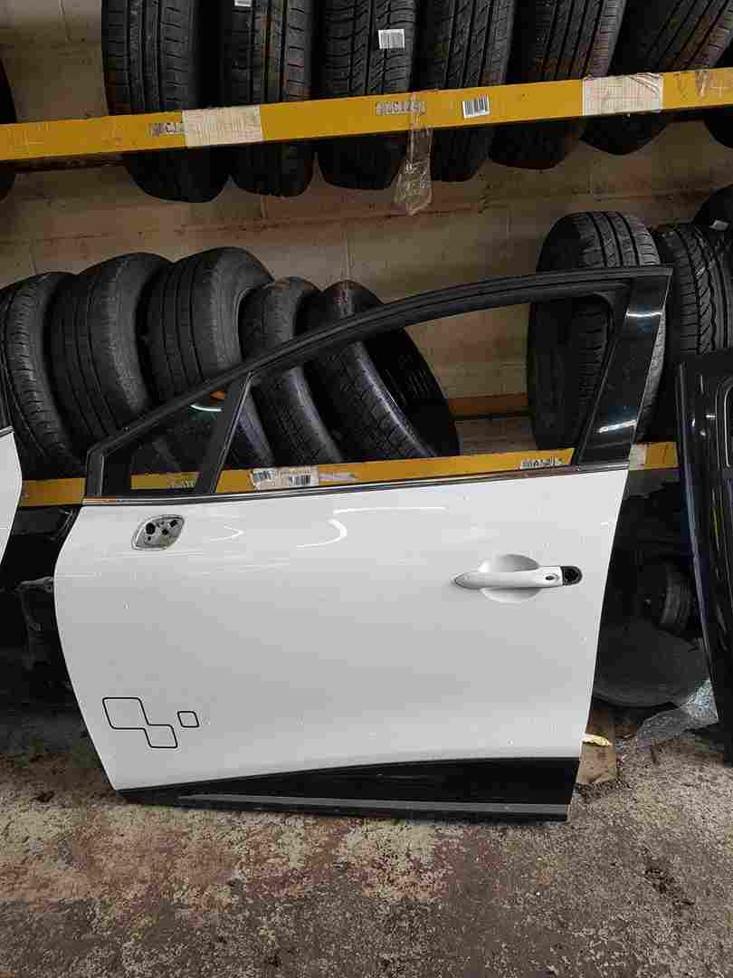 Thumb 2 Renault Clio MK4 2013-2019 Passenger NSF Front White Door Ov369