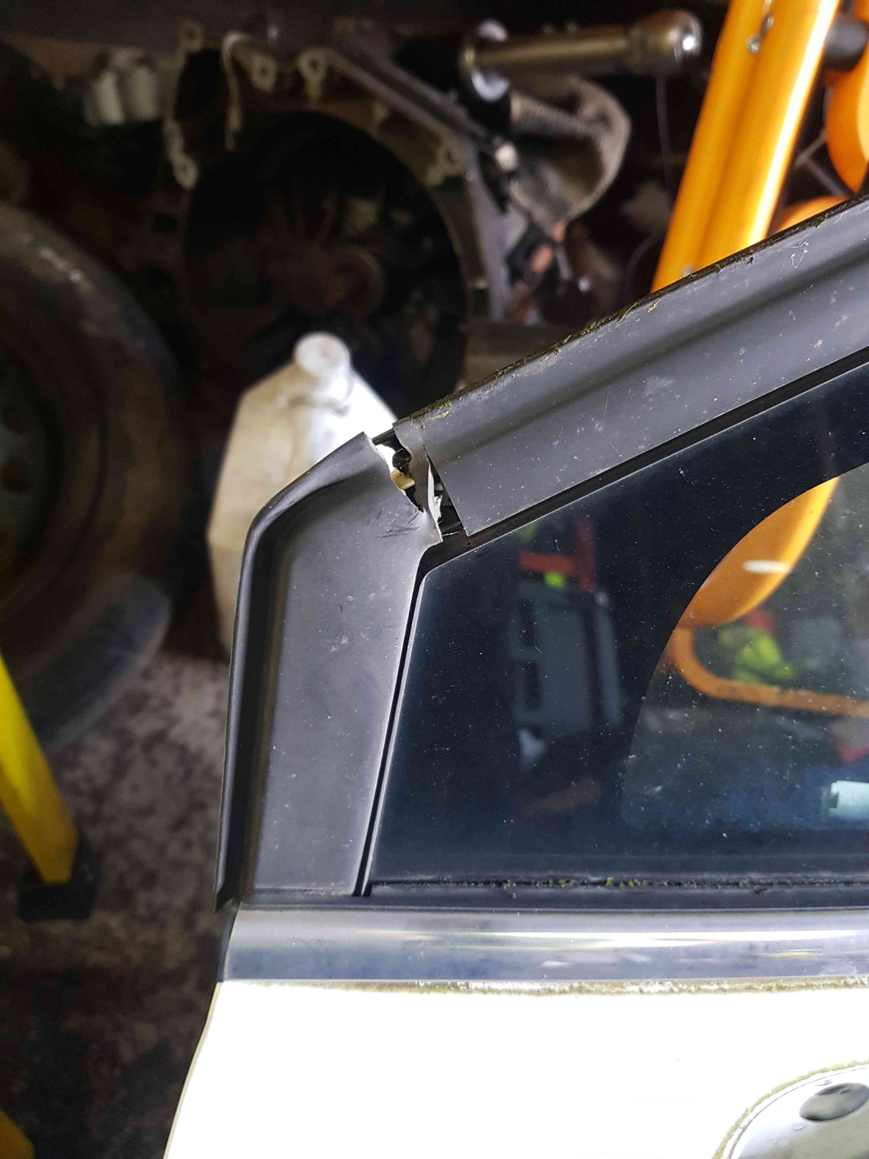 Thumb 3 Renault Clio MK4 2013-2019 Passenger NSF Front White Door Ov369 N