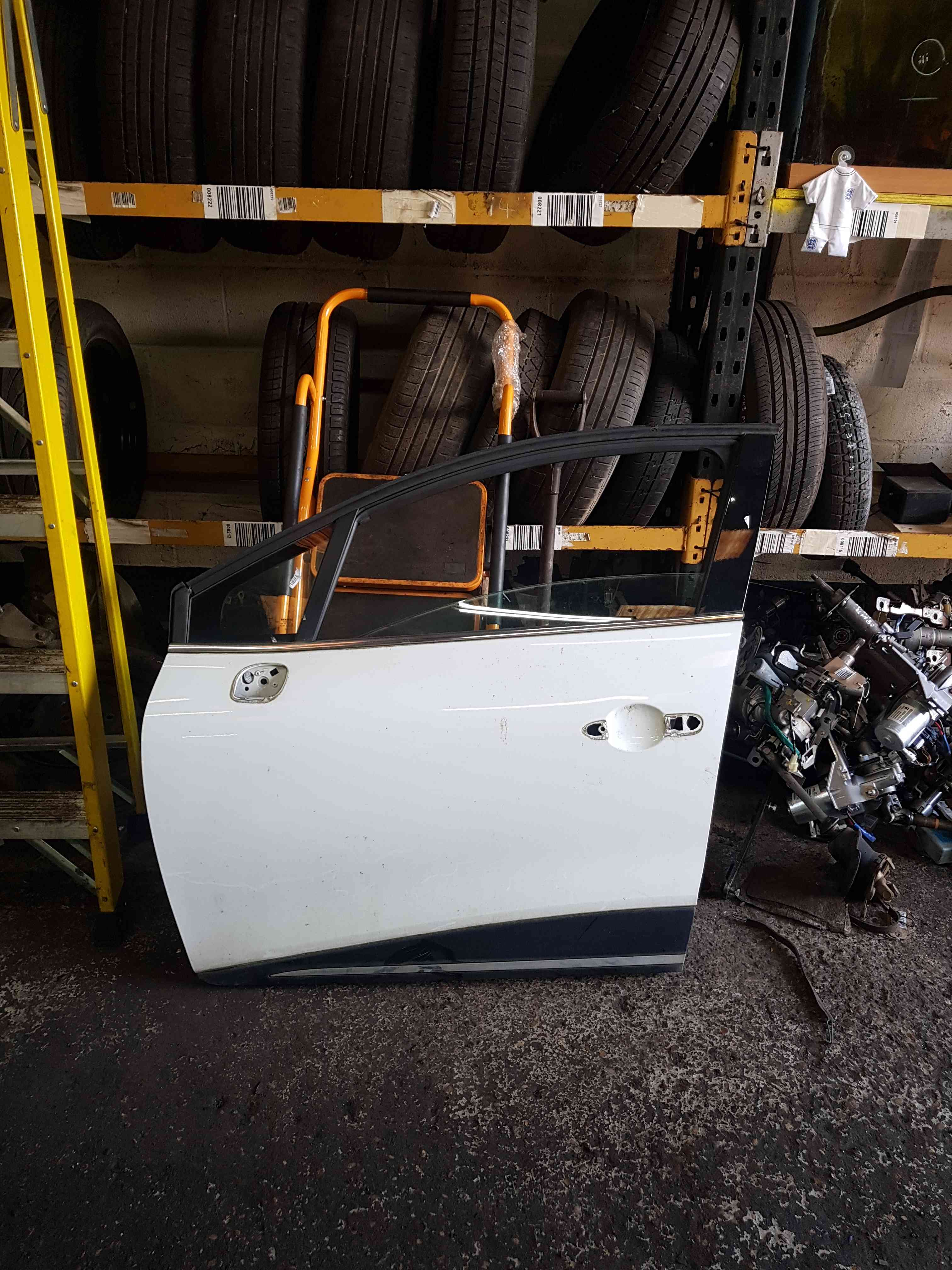 Thumb 5 Renault Clio MK4 2013-2019 Passenger NSF Front White Door Ov369 N