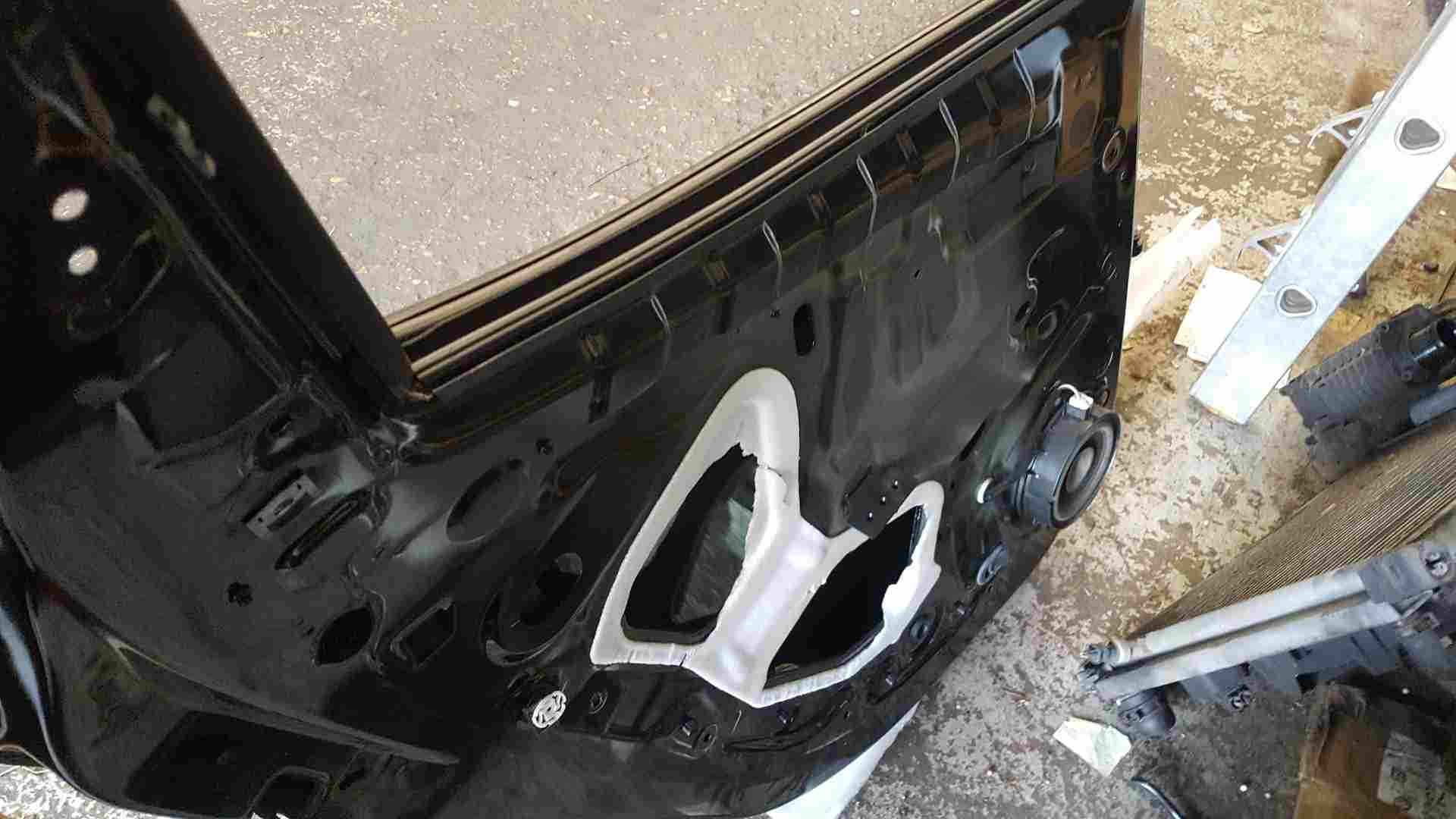 Thumb 3 Renault Clio MK4 2013-2019 Passenger NSR Rear Door Black Tegne Damaged
