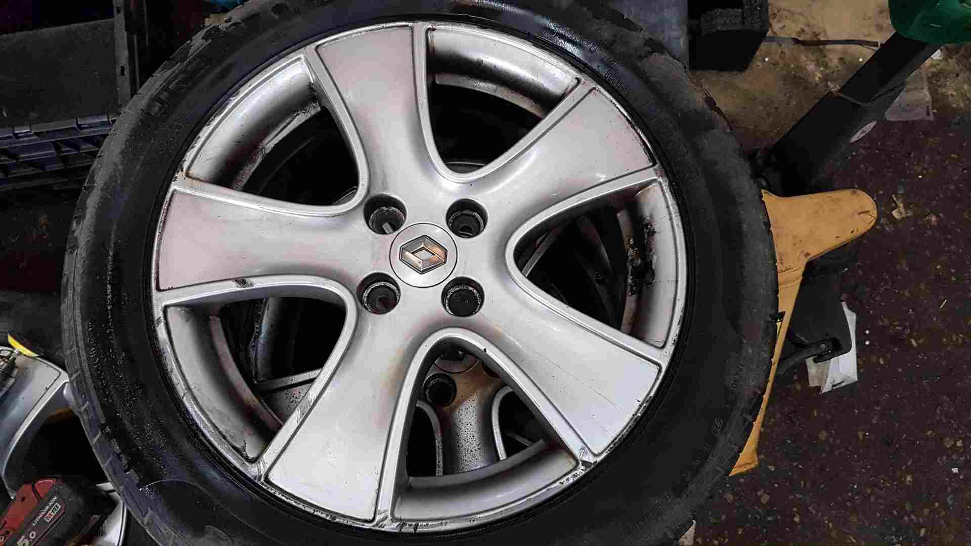 Renault Clio MK4 2013-2019 Passion Alloy Wheel + Tyre 195 55 16 5Mm 3/5 1120