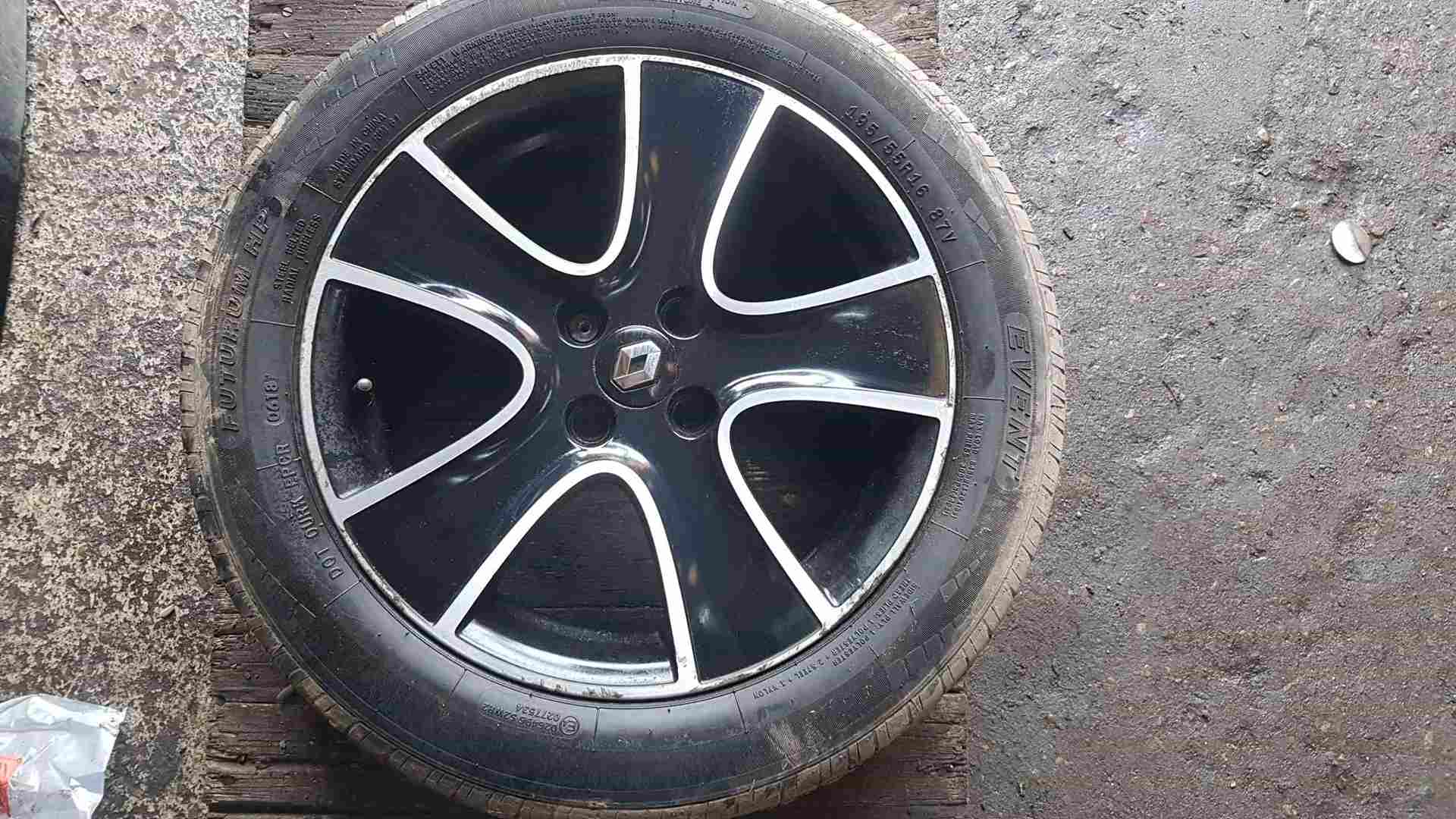 Thumb 2 Renault Clio MK4 2013-2019 Passion Alloy Wheel Black + Tyre 195 55 16 5Mm Tread