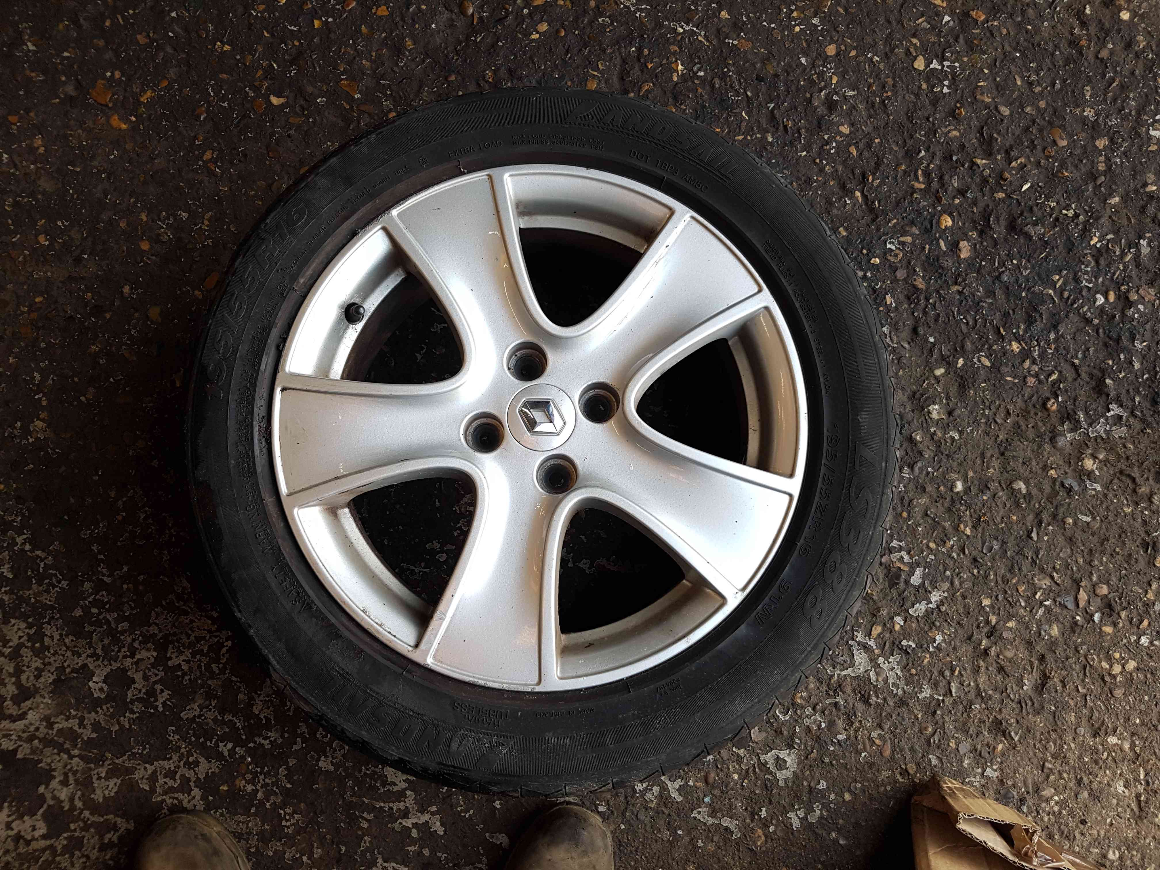 Thumb 2 Renault Clio MK4 2013-2019 Passion Alloy Wheel + Tyre 195 55 16 6Mm 3/5