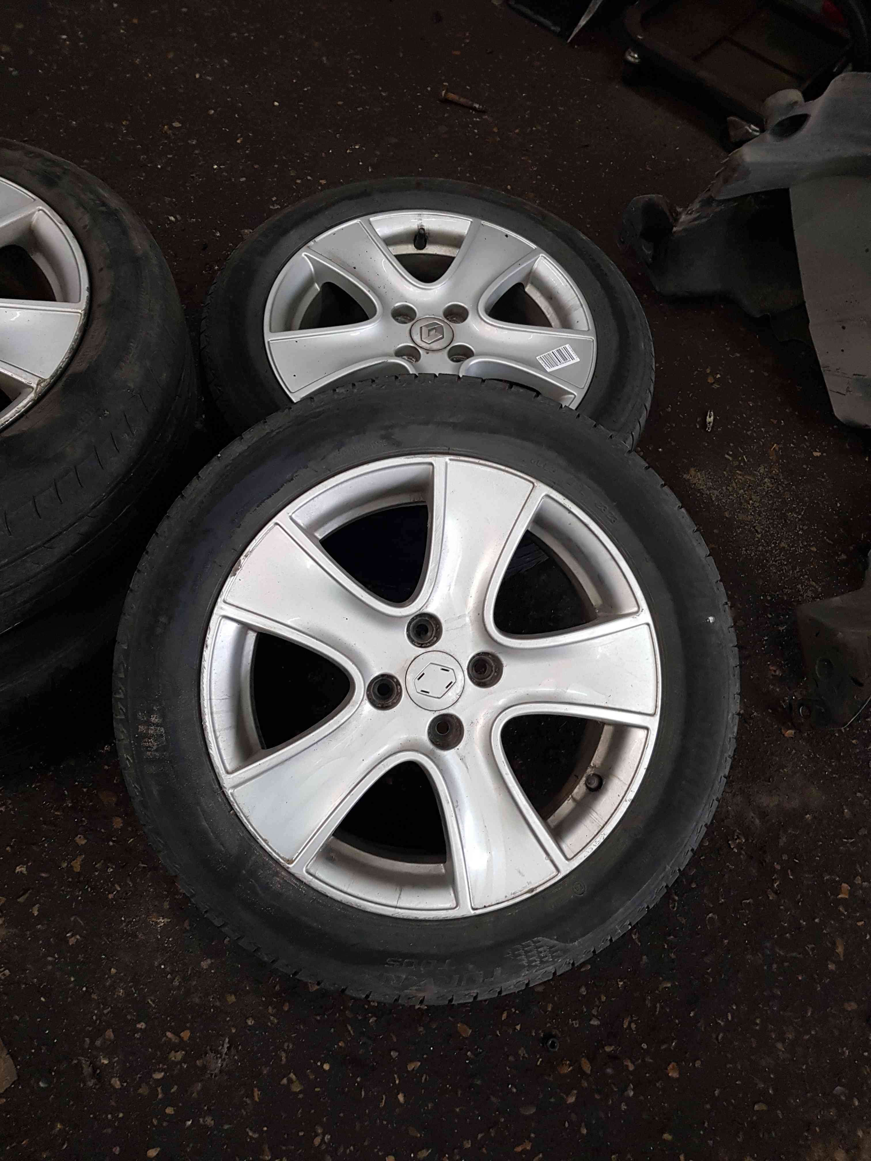 Thumb 2 Renault Clio MK4 2013-2019 Passion Alloy Wheel + Tyre 195 55 16 6Mm 3/5