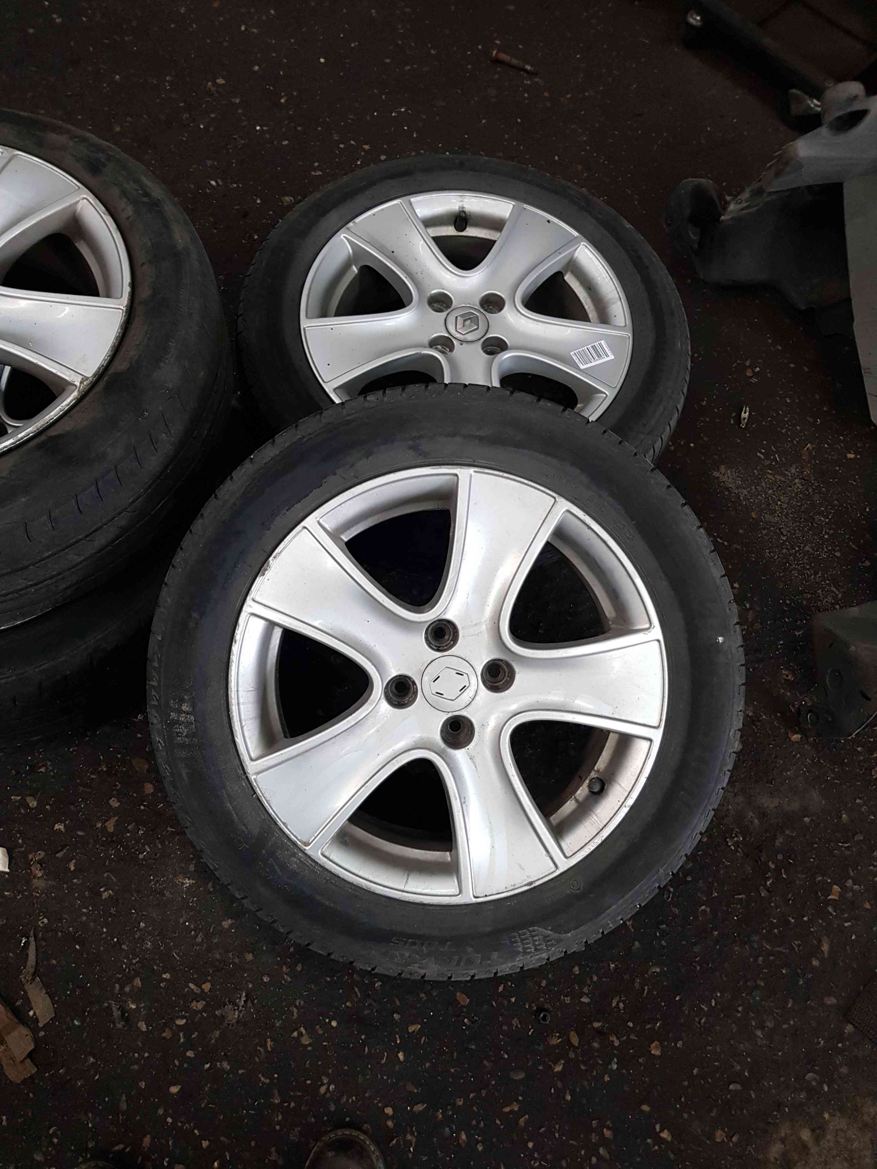 Thumb 6 Renault Clio MK4 2013-2019 Passion Alloy Wheel + Tyre 195 55 16 6Mm 3/5