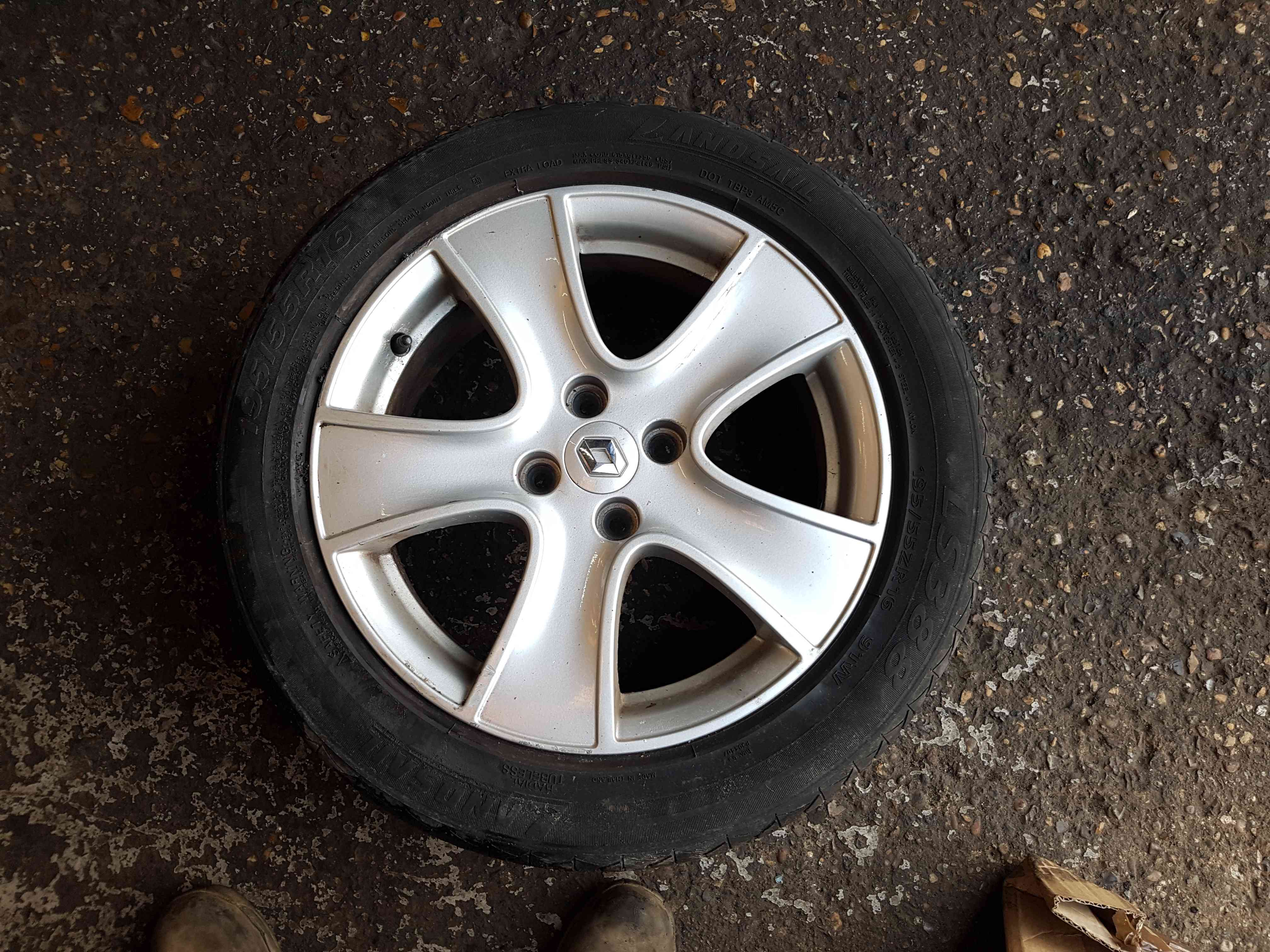 Thumb 3 Renault Clio MK4 2013-2019 Passion Alloy Wheel + Tyre 195 55 16 6Mm 3/5