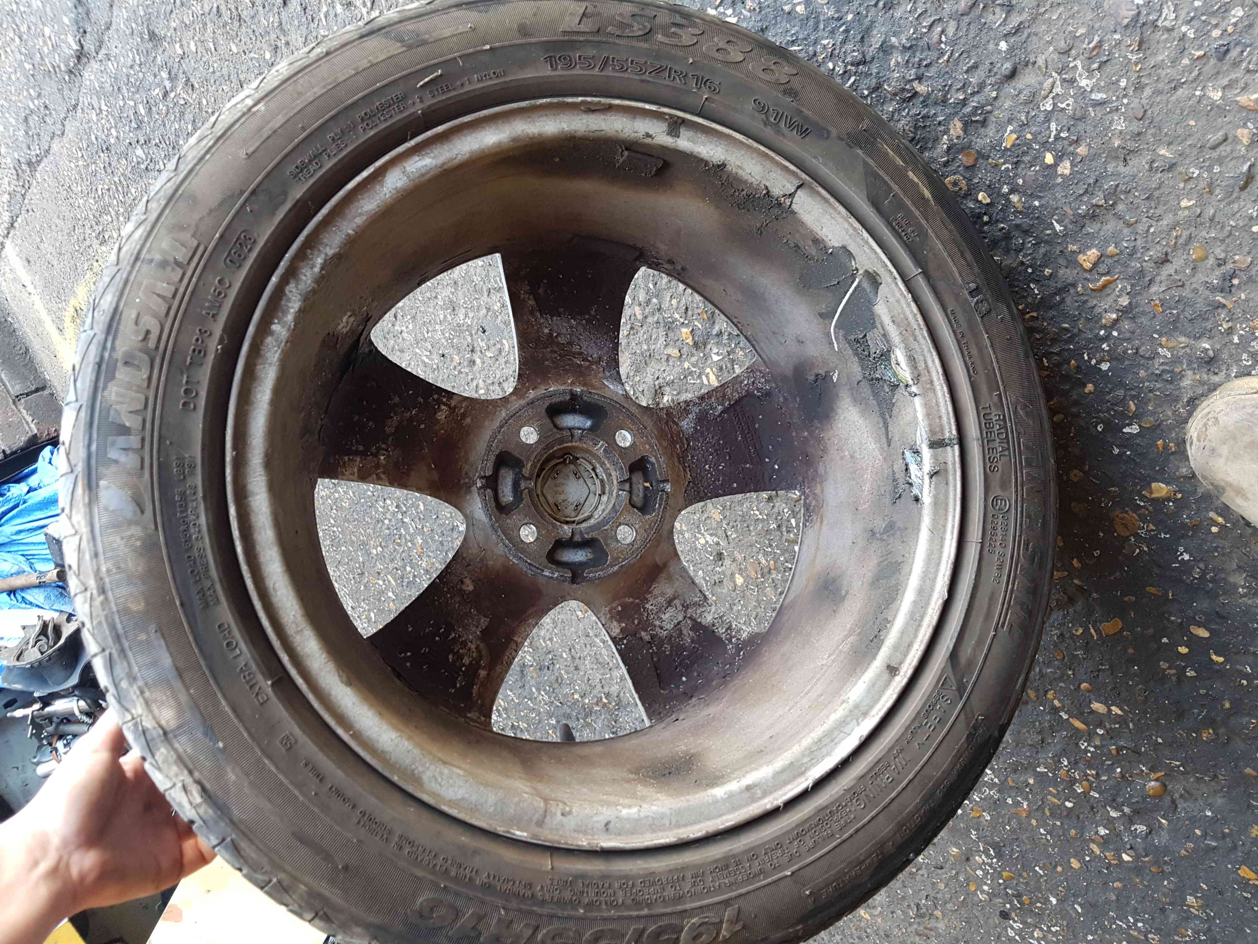 Thumb 9 Renault Clio MK4 2013-2019 Passion Alloy Wheel + Tyre 195 55 16 6Mm 3/5