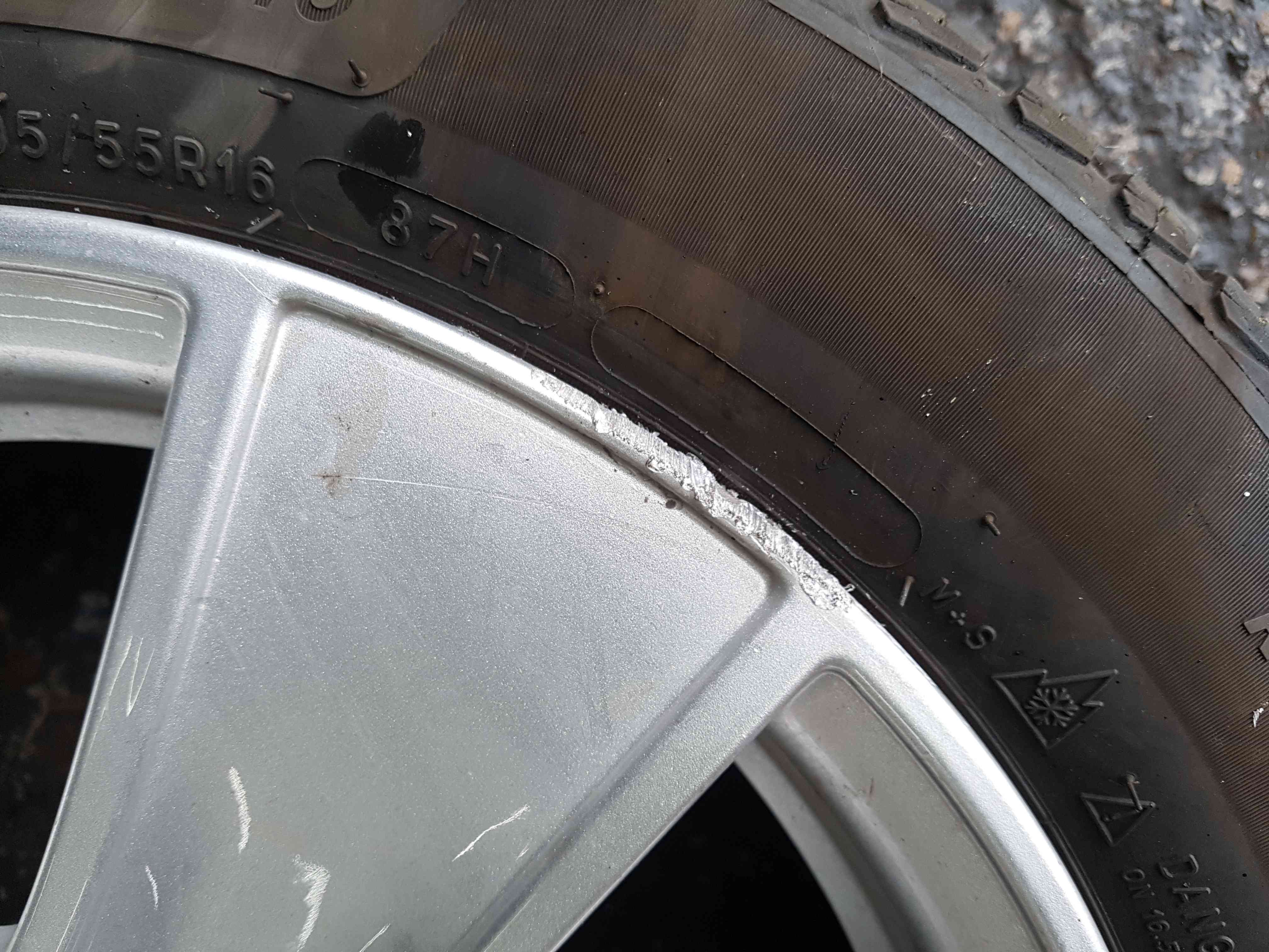 Thumb 2 Renault Clio MK4 2013-2019 Passion Alloy Wheel + Tyre 195 55 16 6Mm 4/5