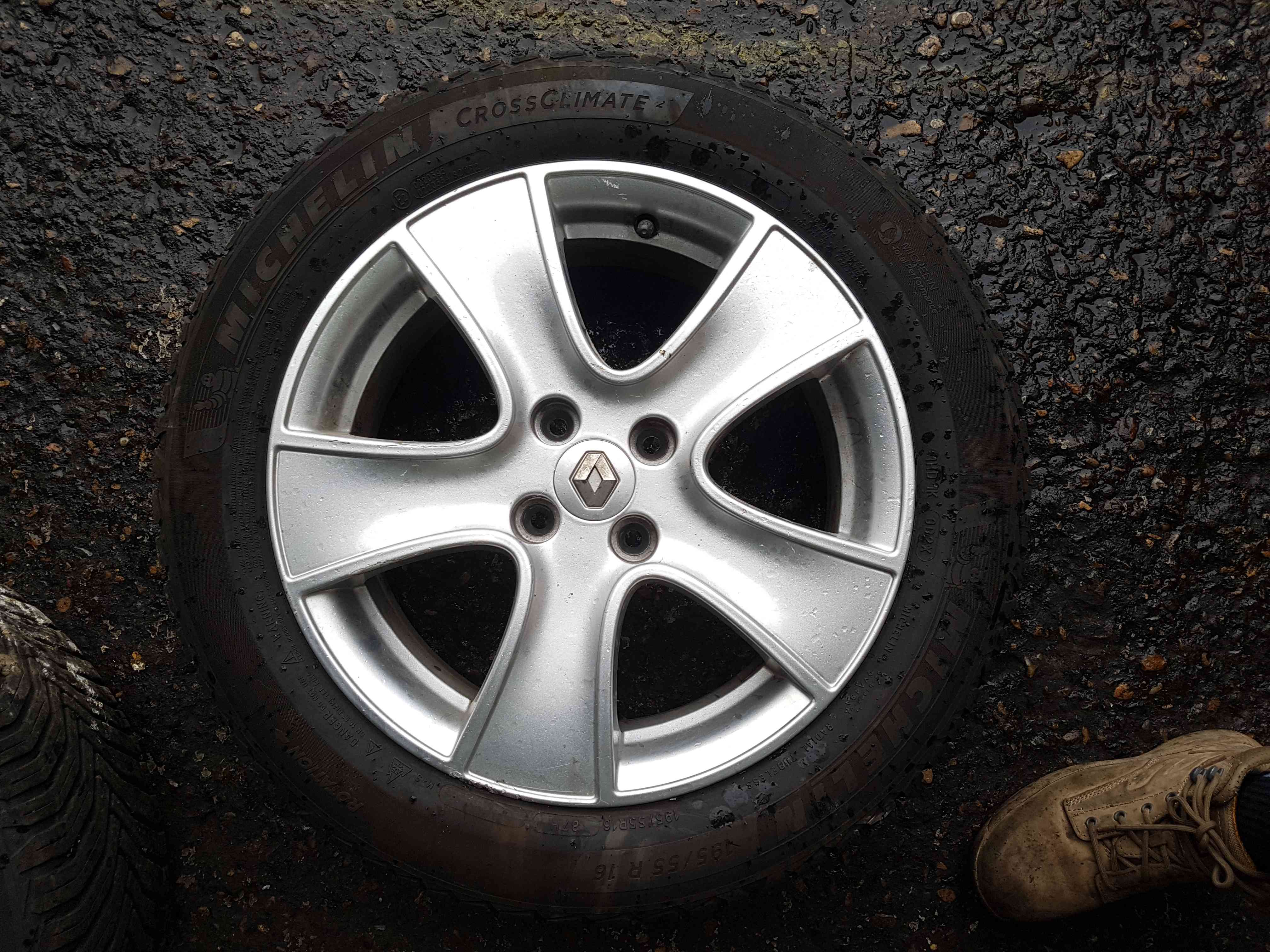 Thumb 9 Renault Clio MK4 2013-2019 Passion Alloy Wheel + Tyre 195 55 16 6Mm 4/5