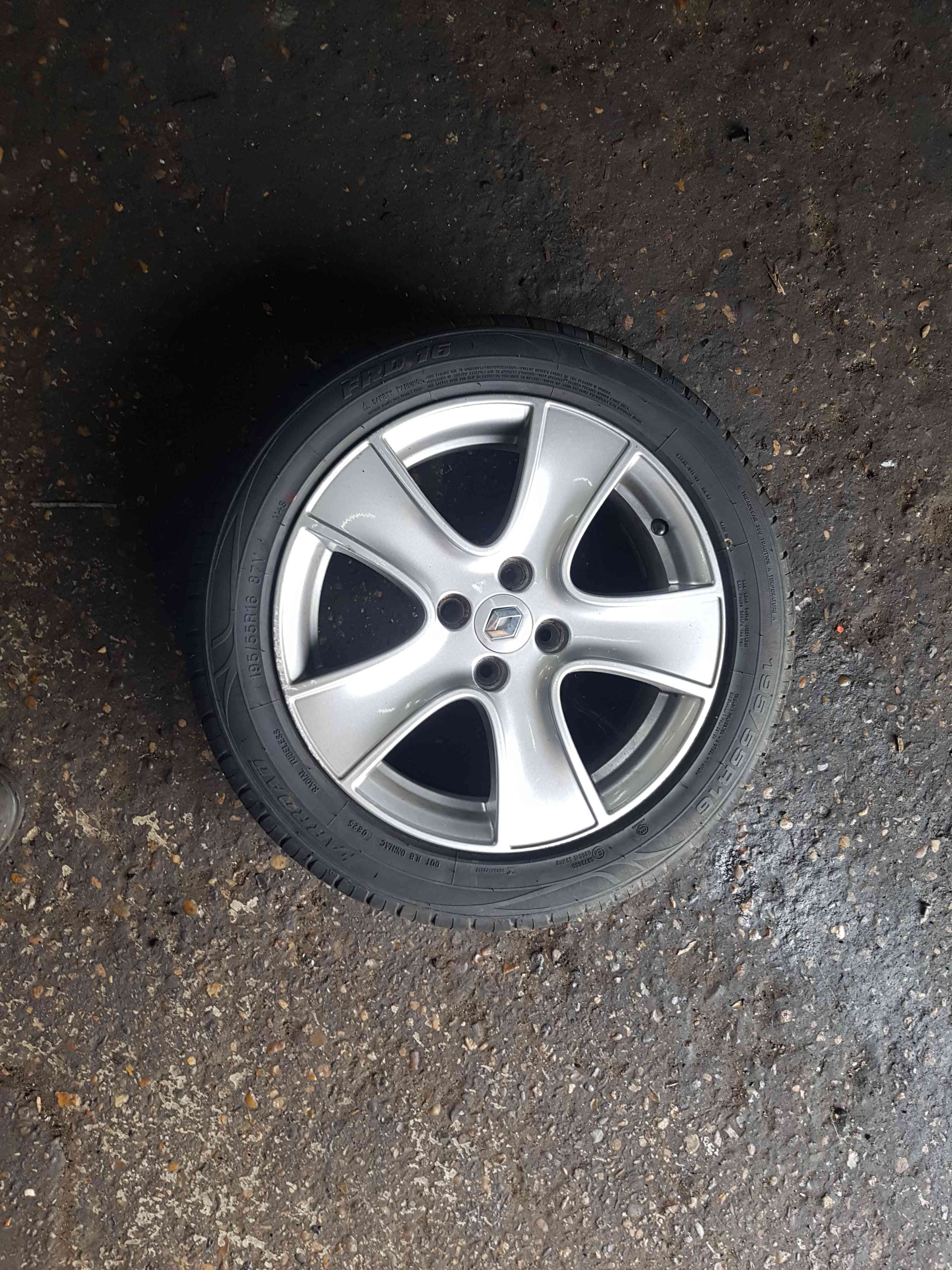 Thumb 2 Renault Clio MK4 2013-2019 Passion Alloy Wheel + Tyre 195 55 16 7Mm 3/5