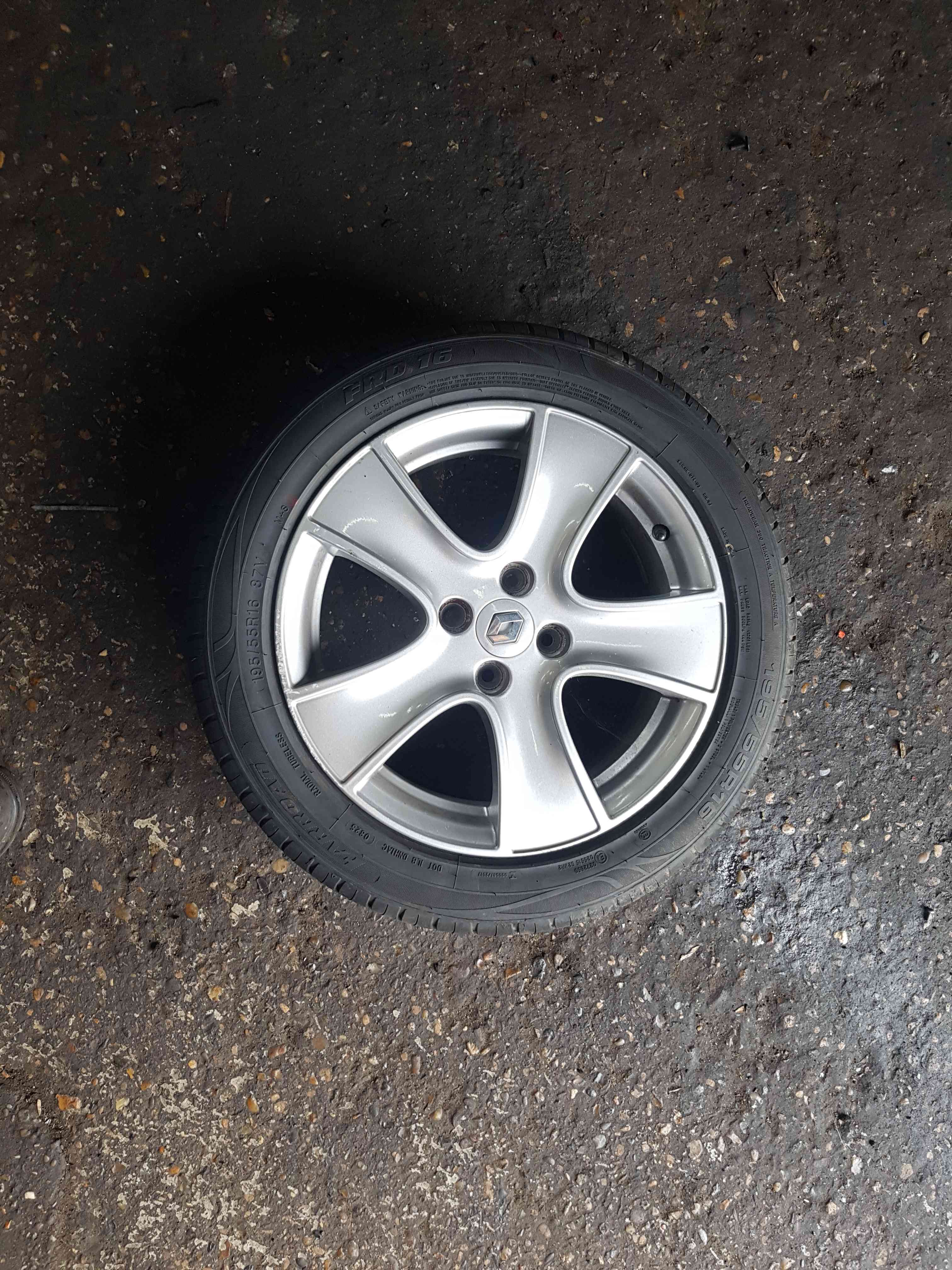 Thumb 3 Renault Clio MK4 2013-2019 Passion Alloy Wheel + Tyre 195 55 16 7Mm 3/5