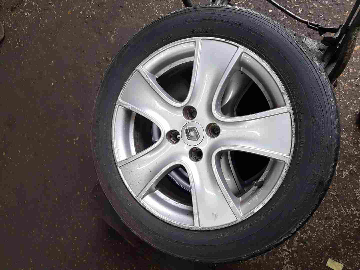 Renault Clio MK4 2013-2019 Passion Alloy Wheel + Tyre 195 55 16 7Mm 3/5