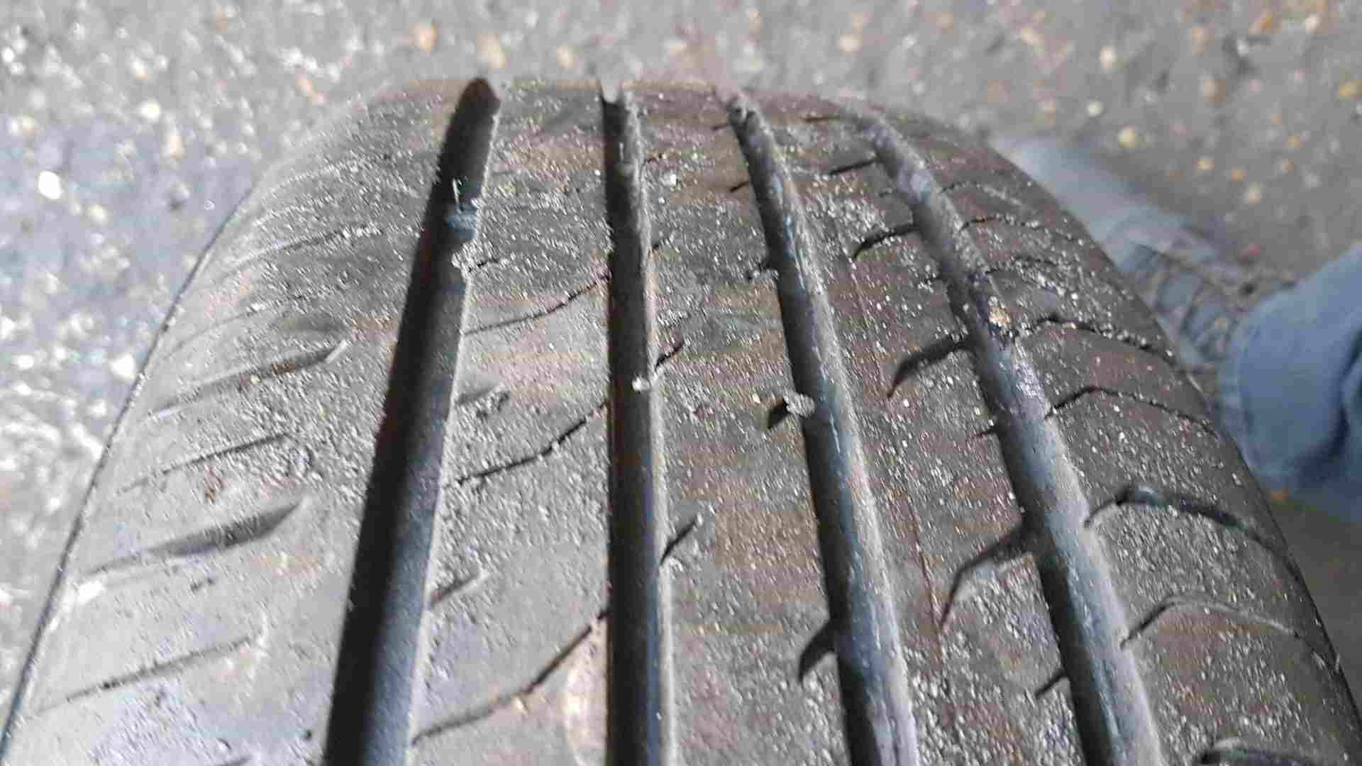 Thumb 8 Renault Clio MK4 2013-2019 Passion Alloy Wheel + Tyre 205 55 16 7Mm 4/5
