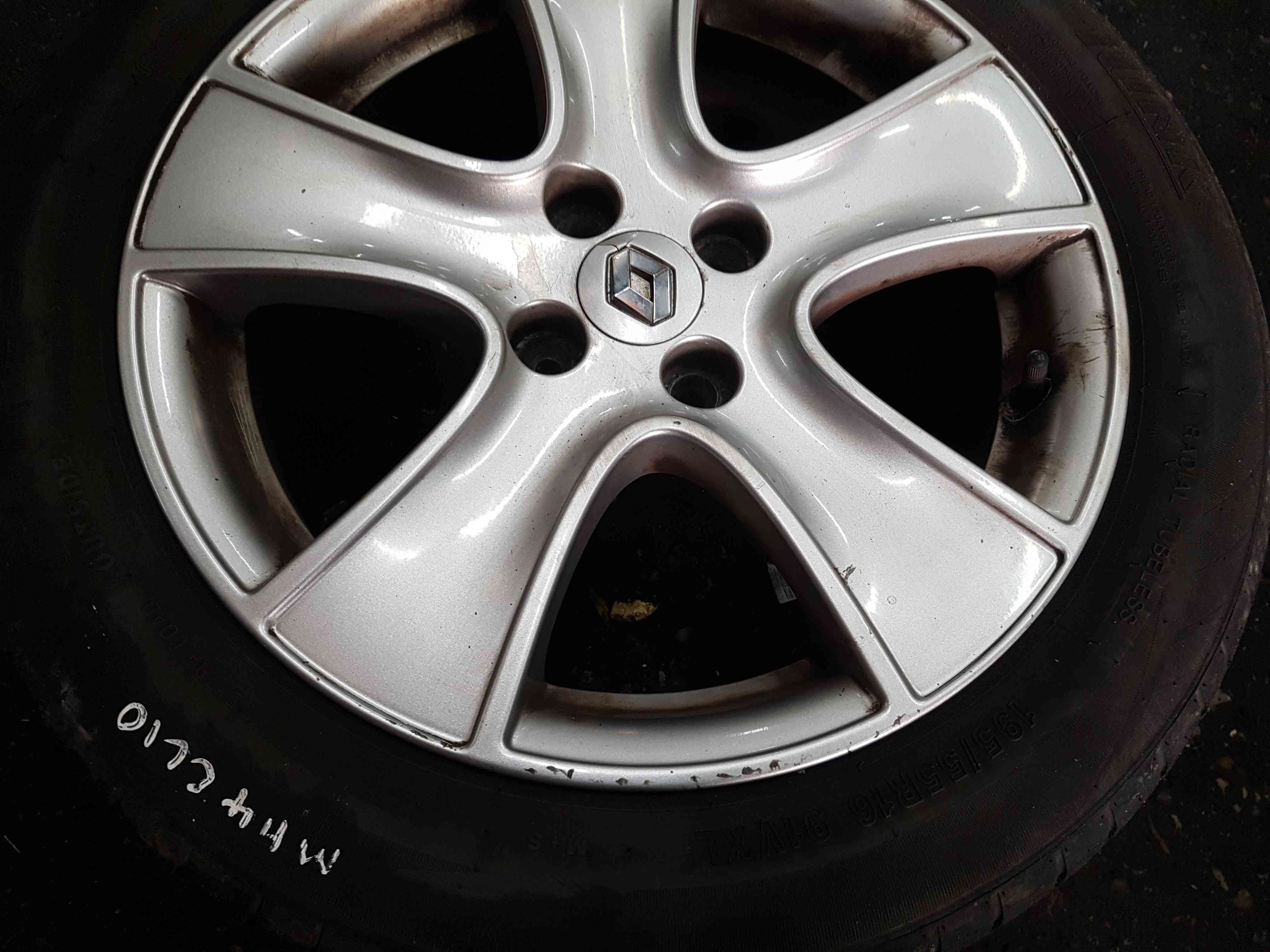 Thumb 2 Renault Clio MK4 2013-2019 Passion Alloy Wheel 16Inch 403006502R 4/5