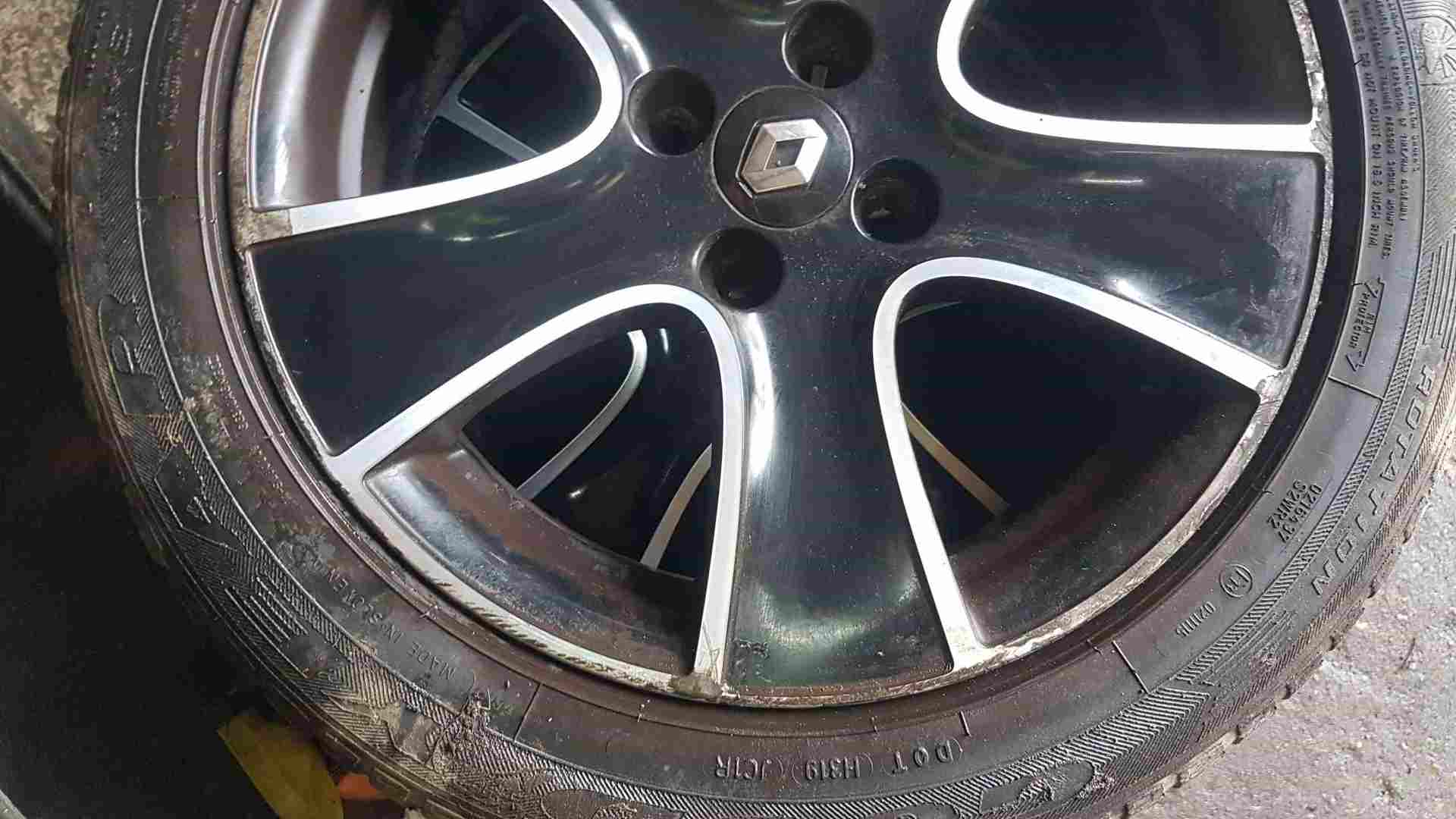 Thumb 2 Renault Clio MK4 2013-2019 Passion Alloy Wheel Black + Tyre 195 55 16 3mm 4/5