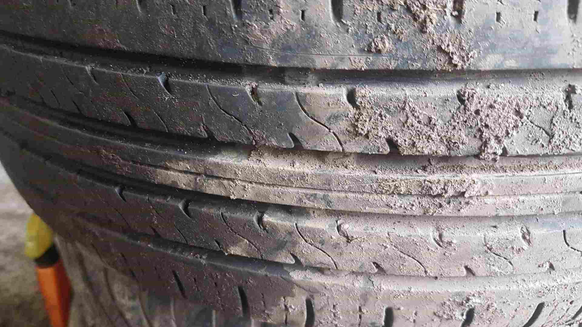 Thumb 3 Renault Clio MK4 2013-2019 Passion Alloy Wheel Black + Tyre 195 55 16 5Mm 4/5