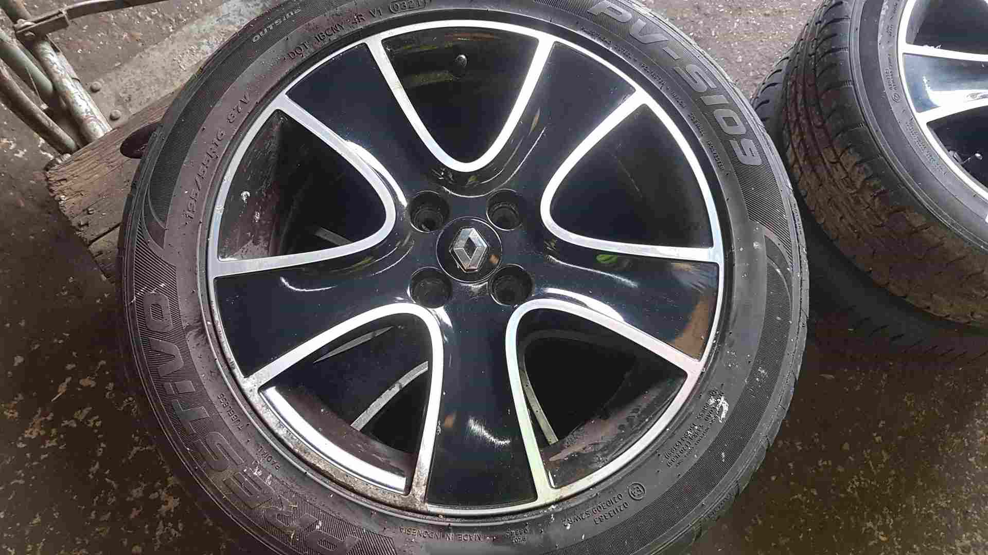 Renault Clio MK4 2013-2019 Passion Alloy Wheel Chrome Black + Tyre 195 55 16 4Mm