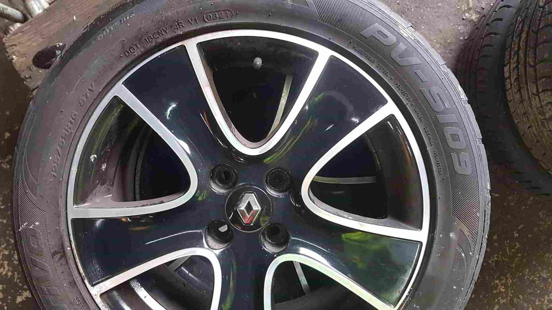 Thumb 3 Renault Clio MK4 2013-2019 Passion Alloy Wheel Chrome Black + Tyre 195 55 16 4Mm