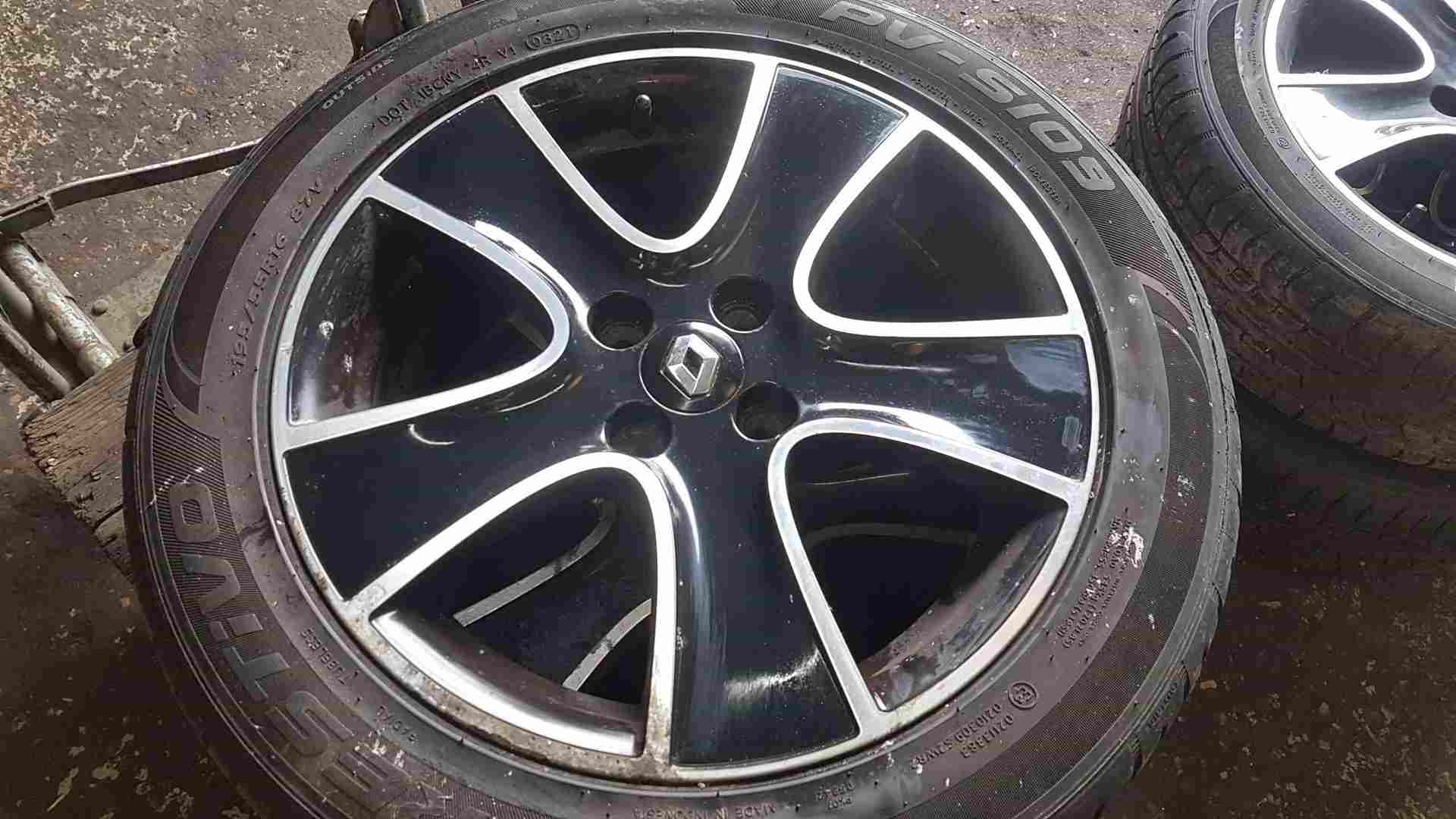 Thumb 4 Renault Clio MK4 2013-2019 Passion Alloy Wheel Chrome Black + Tyre 195 55 16 4Mm