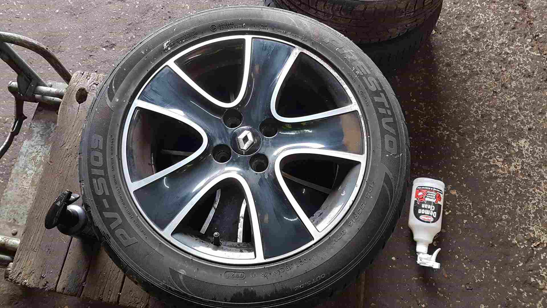 Thumb 8 Renault Clio MK4 2013-2019 Passion Alloy Wheel Chrome Black + Tyre 195 55 16 4Mm