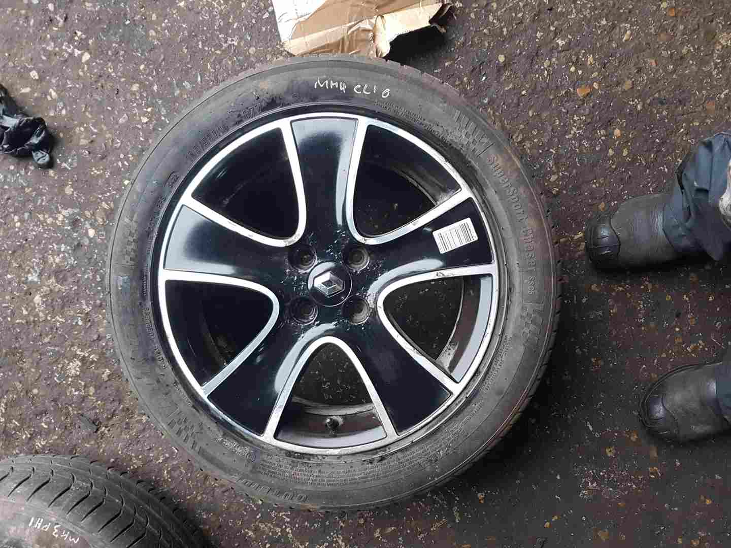 Renault Clio MK4 2013-2019 Passion Alloy Wheel Chrome Black + Tyre 195 55 16 4Mm