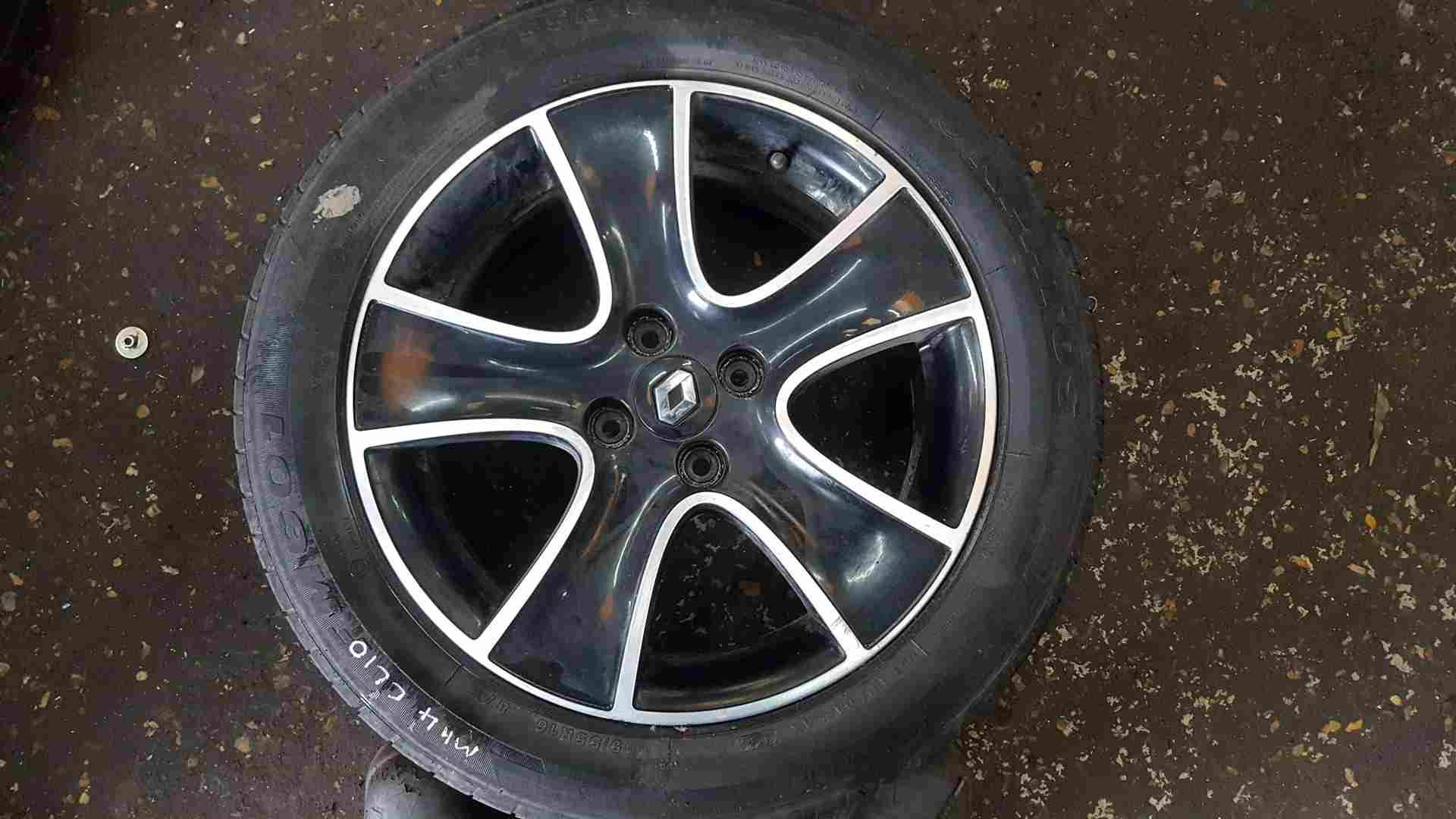 Renault Clio MK4 2013-2019 Passion Alloy Wheel Chrome Black + Tyre 195 55 16 4Mm