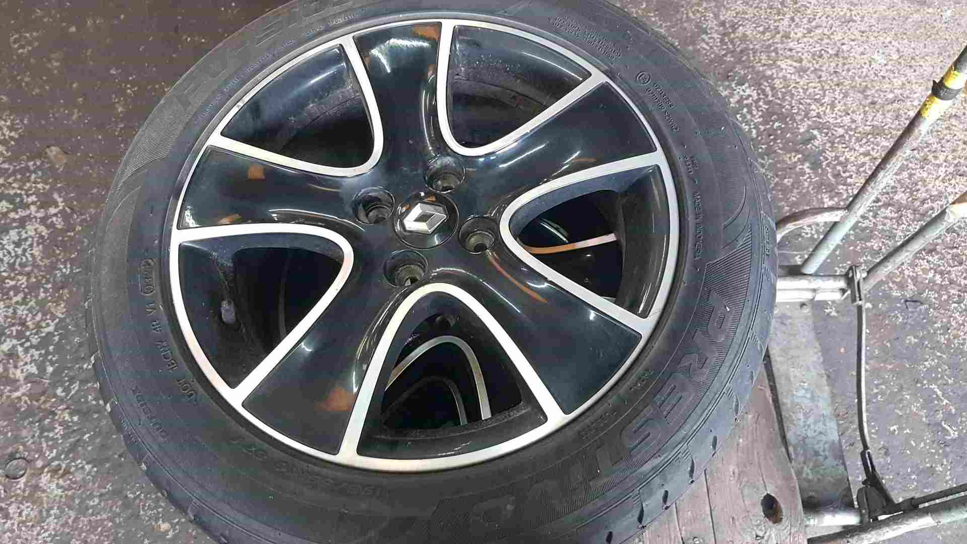 Thumb 5 Renault Clio MK4 2013-2019 Passion Alloy Wheel Chrome Black + Tyre 195 55 16 6Mm