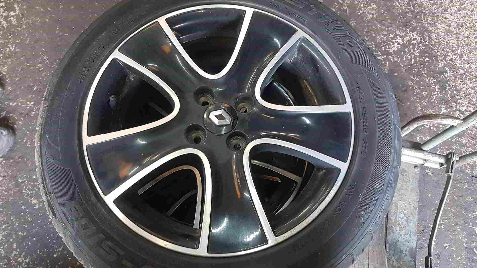 Renault Clio MK4 2013-2019 Passion Alloy Wheel Chrome Black + Tyre 195 55 16 6Mm