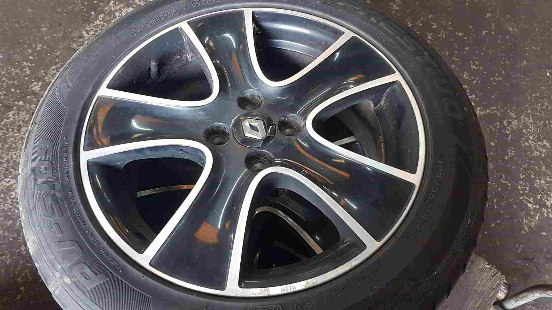 Thumb 6 Renault Clio MK4 2013-2019 Passion Alloy Wheel Chrome Black + Tyre 195 55 16 6Mm
