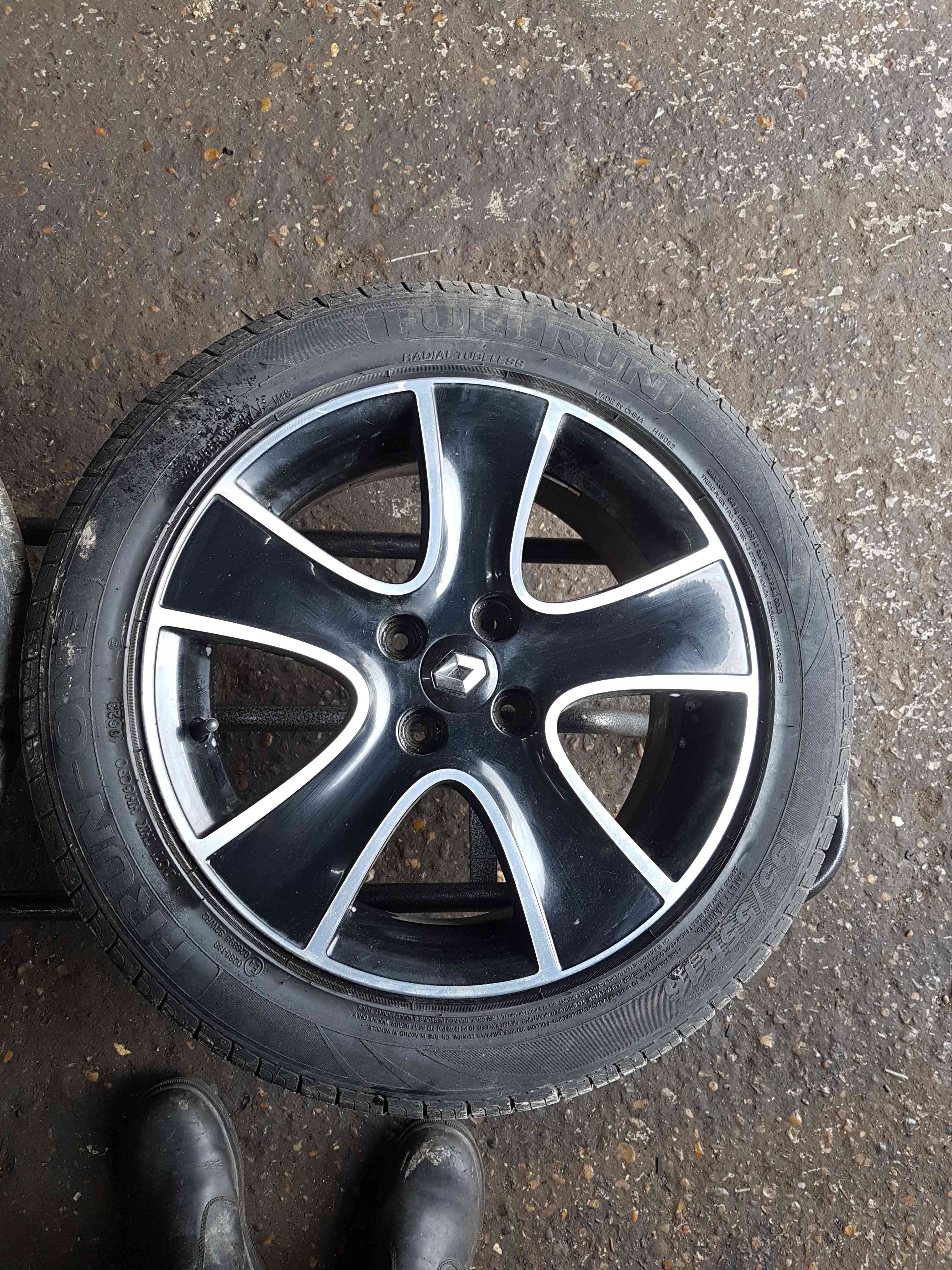 Thumb 2 Renault Clio MK4 2013-2019 Passion Alloy Wheel Chrome Black + Tyre 195 55 16 6Mm