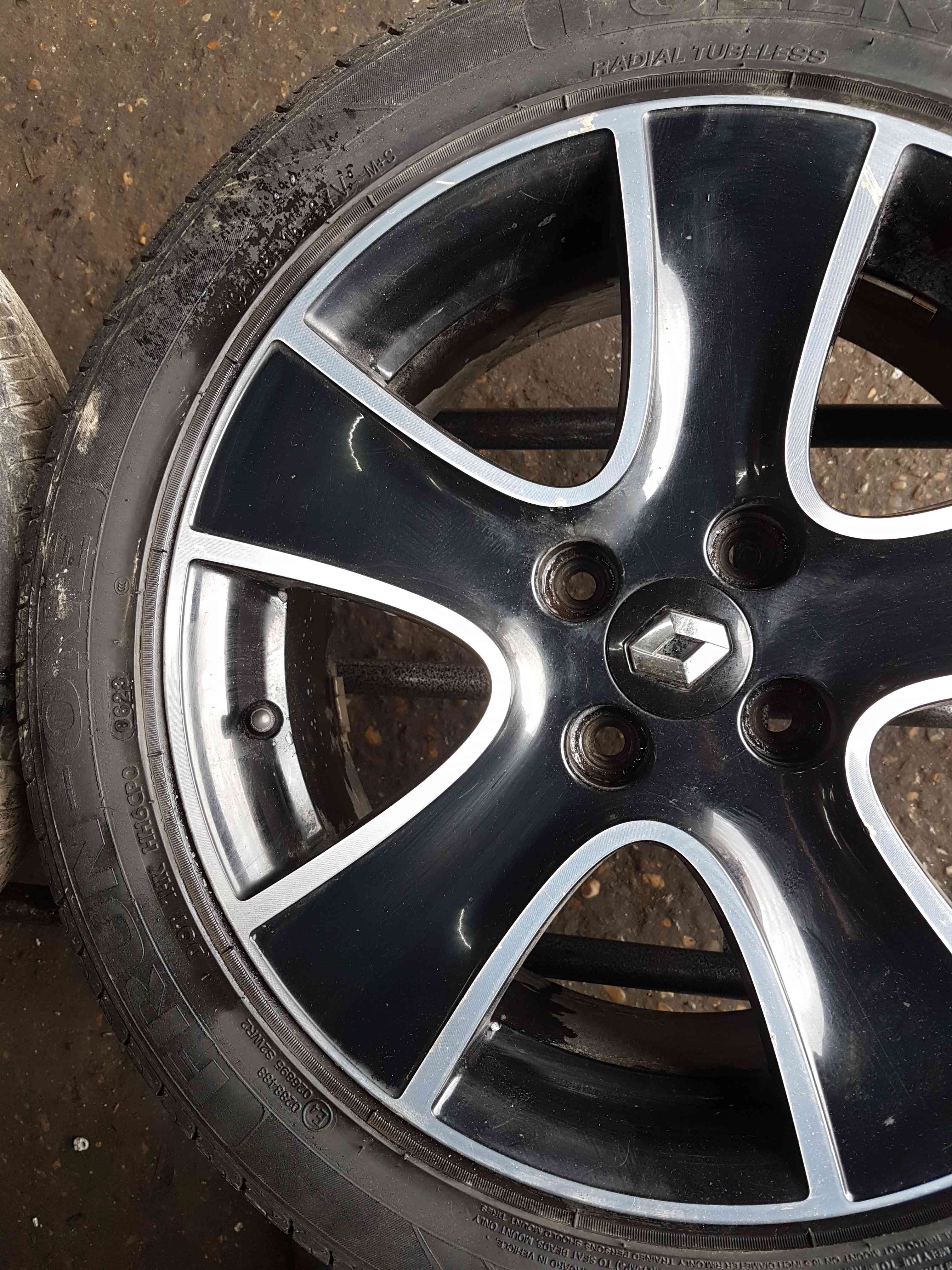 Thumb 3 Renault Clio MK4 2013-2019 Passion Alloy Wheel Chrome Black + Tyre 195 55 16 6Mm