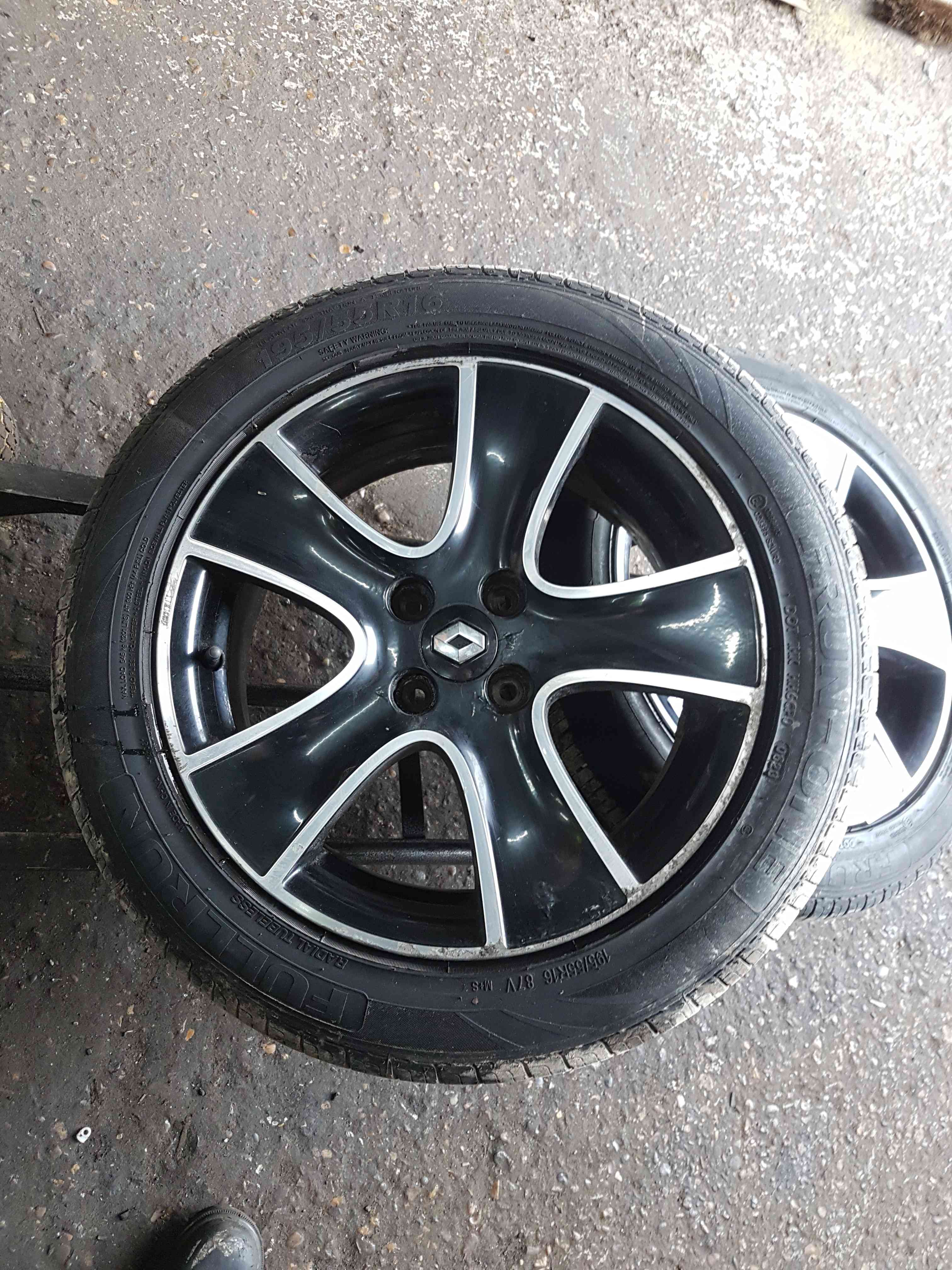 Thumb 10 Renault Clio MK4 2013-2019 Passion Alloy Wheel Chrome Black + Tyre 195 55 16 6Mm