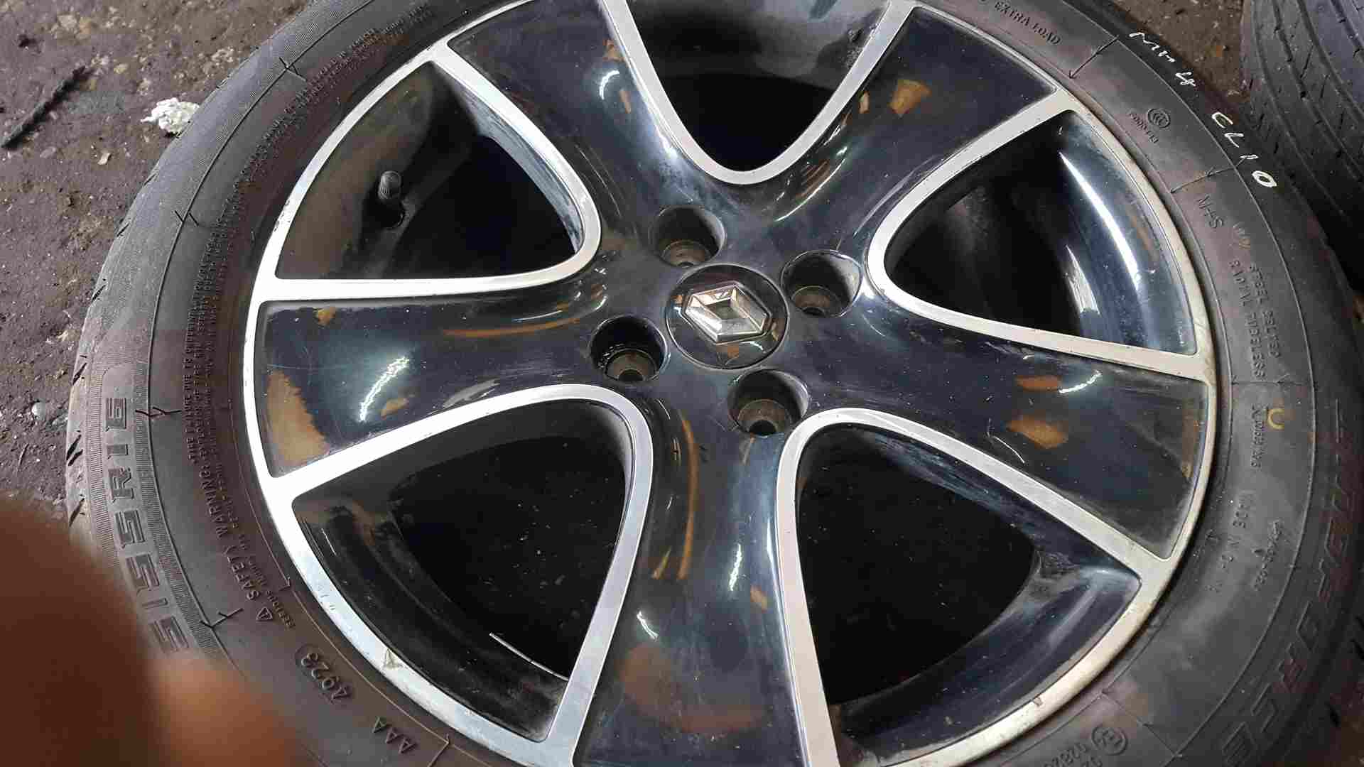 Thumb 6 Renault Clio MK4 2013-2019 Passion Alloy Wheel Chrome Black + Tyre 195 55 16 6Mm