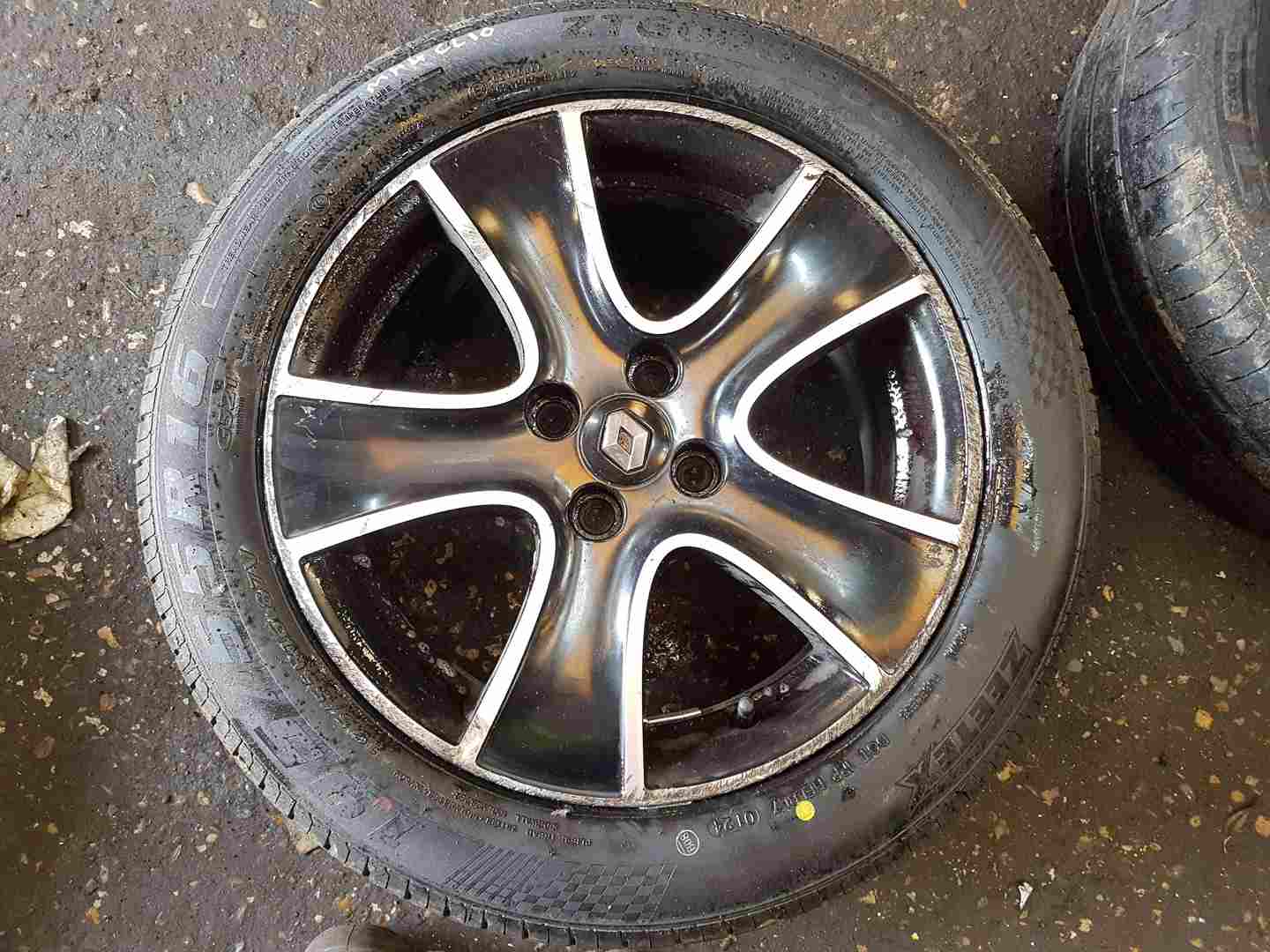 Renault Clio MK4 2013-2019 Passion Alloy Wheel Chrome Black + Tyre 195 55 16 6Mm
