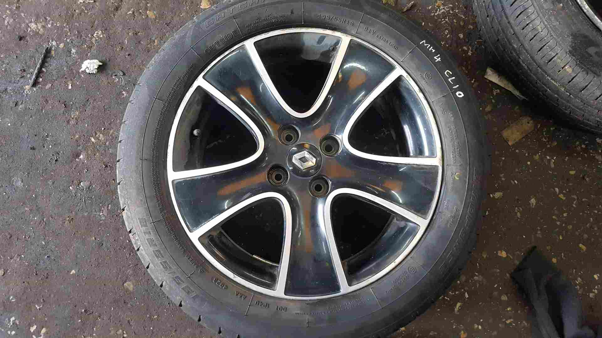 Renault Clio MK4 2013-2019 Passion Alloy Wheel Chrome Black + Tyre 195 55 16 6Mm