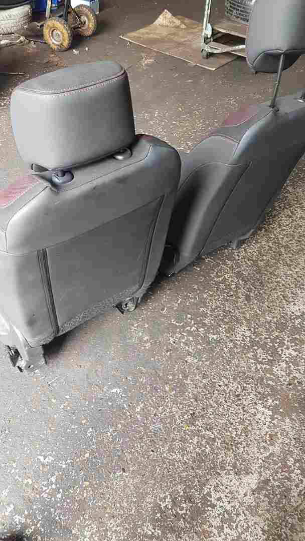 Thumb 6 Renault Clio MK4 2013-2019 RED Detail Front Seats Chairs Ns Os Driver Passenger