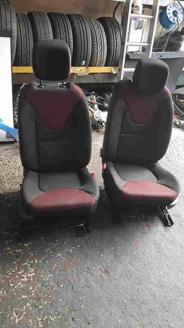 Thumb 7 Renault Clio MK4 2013-2019 RED Detail Front Seats Chairs Ns Os Driver Passenger