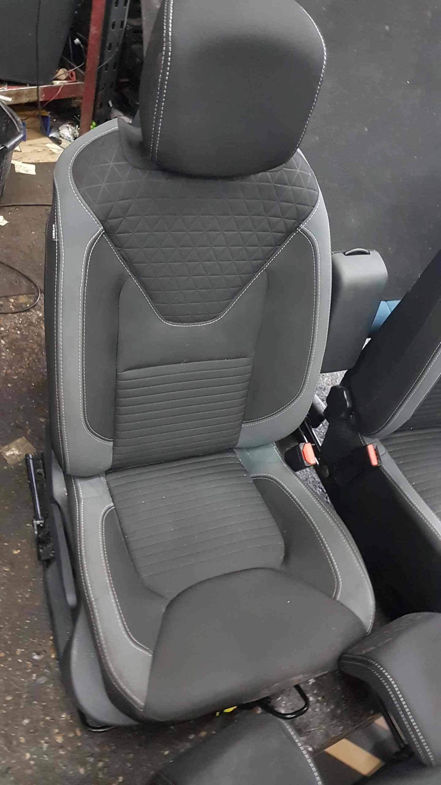 Renault Clio MK4 2013-2019 RED Detail Front Seats Chairs Ns Os Driver Passenger