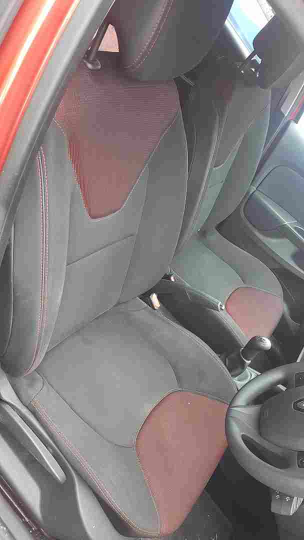 Renault Clio MK4 2013-2019 Red Detail Front Seats Chairs ns os driver passenger