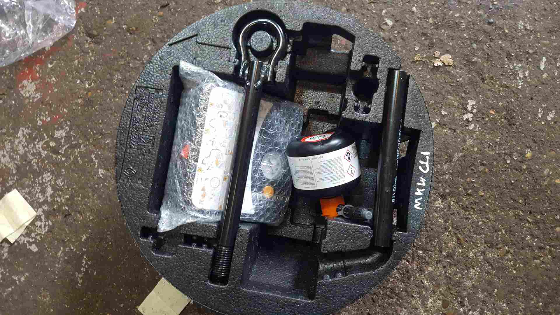 Renault Clio MK4 2013-2019 Spare Wheel Tyre Foam + Pump KIT