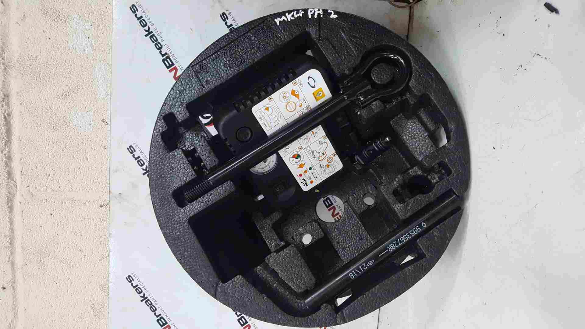 Thumb 2 Renault Clio MK4 2013-2019 Tyre Pump TOW Eye Foam Holder 995955067R