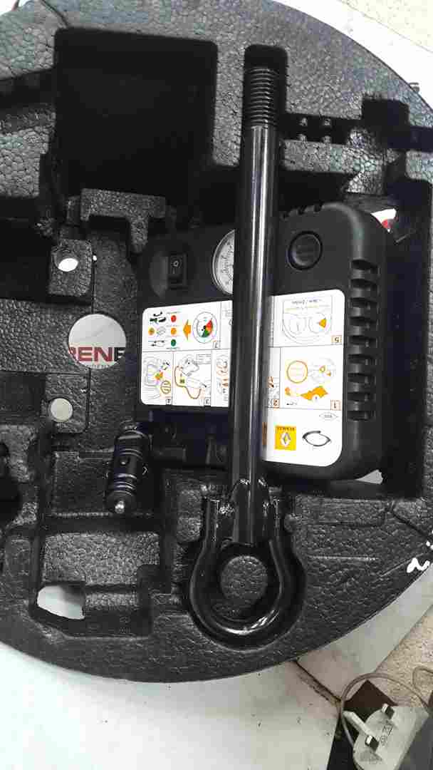 Thumb 3 Renault Clio MK4 2013-2019 Tyre Pump TOW Eye Foam Holder 995955067R