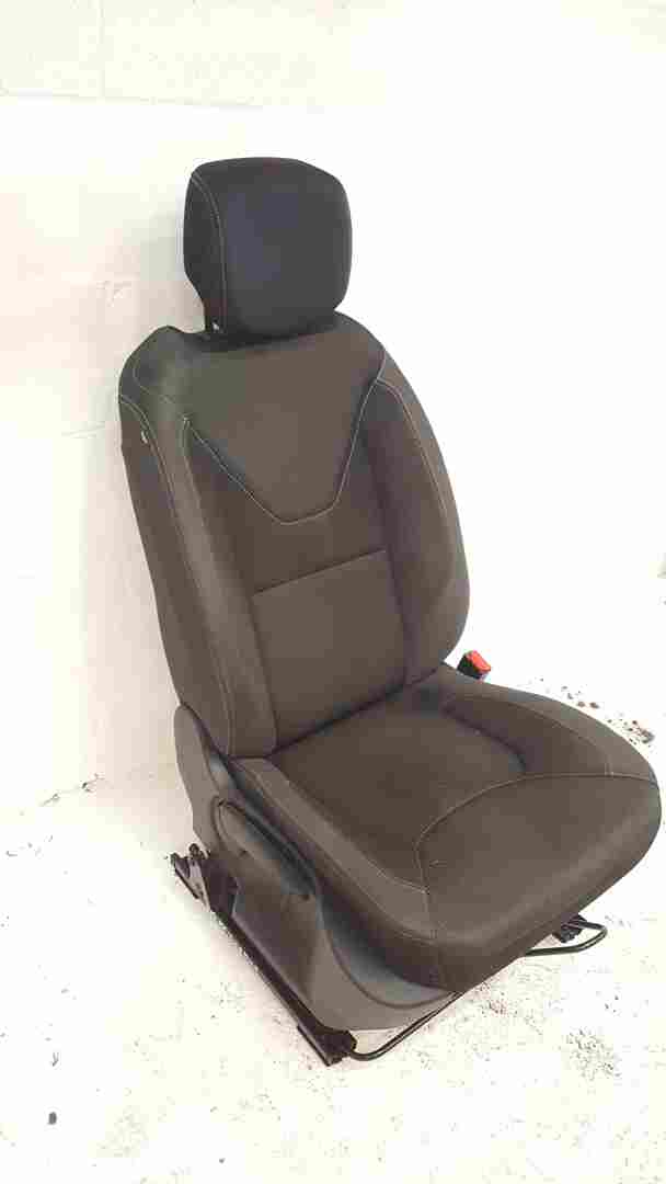 Thumb 2 Renault Clio MK4 2016-2019 Drivers OSF Front Seat 