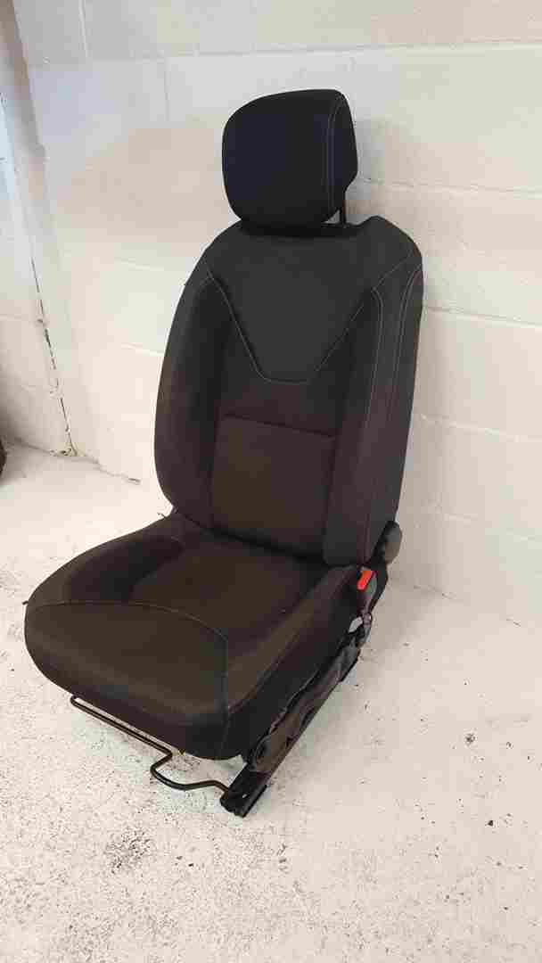 Thumb 3 Renault Clio MK4 2016-2019 Drivers OSF Front Seat 