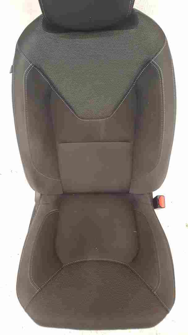 Thumb 4 Renault Clio MK4 2016-2019 Drivers OSF Front Seat 