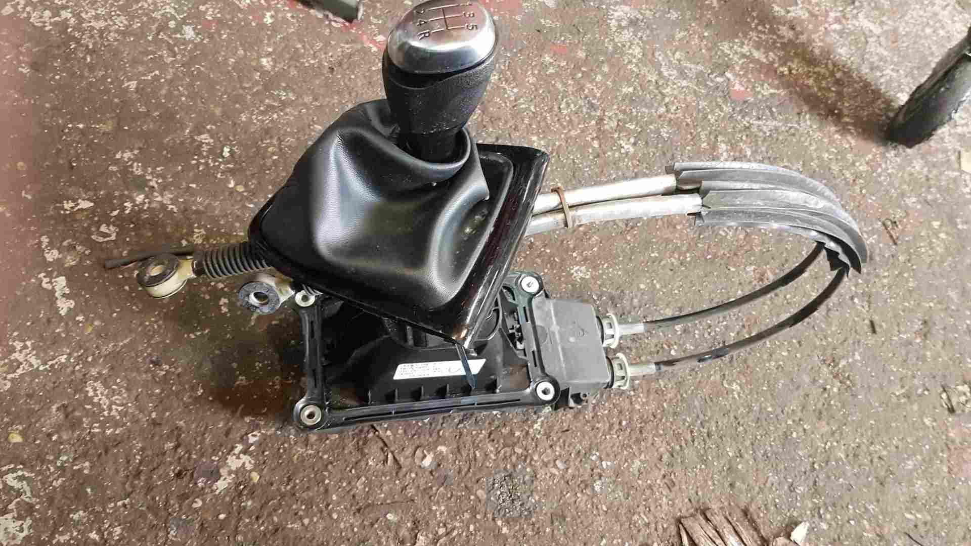 Thumb 4 Renault Clio MK4 2016-2019 Gearstick Mechanism + Cables 349010873R